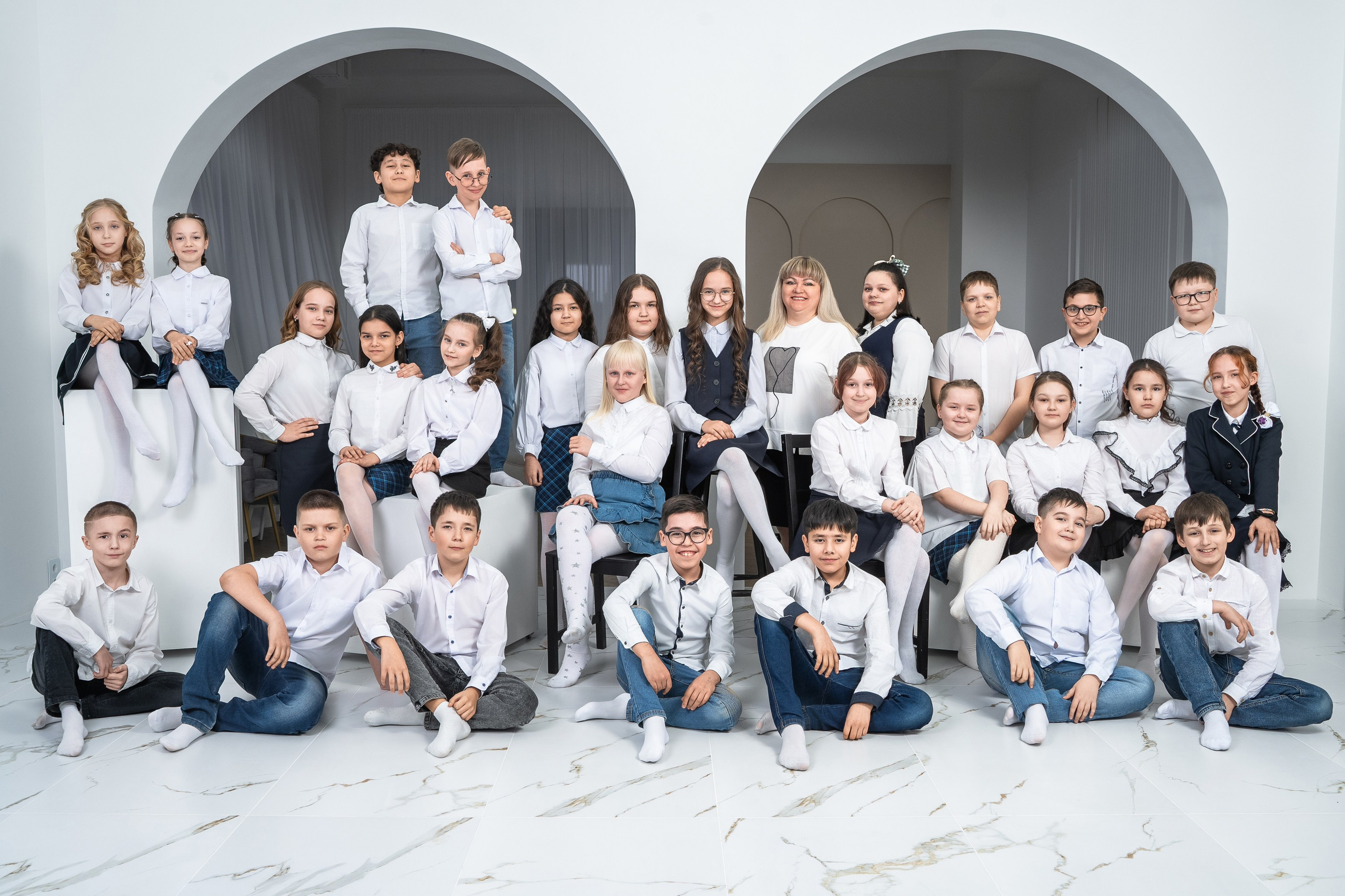 Выпускная фотосессия в фотостудии. Выпускные альбомы Нижнекамск Набережные Челны Фотостудия Небо