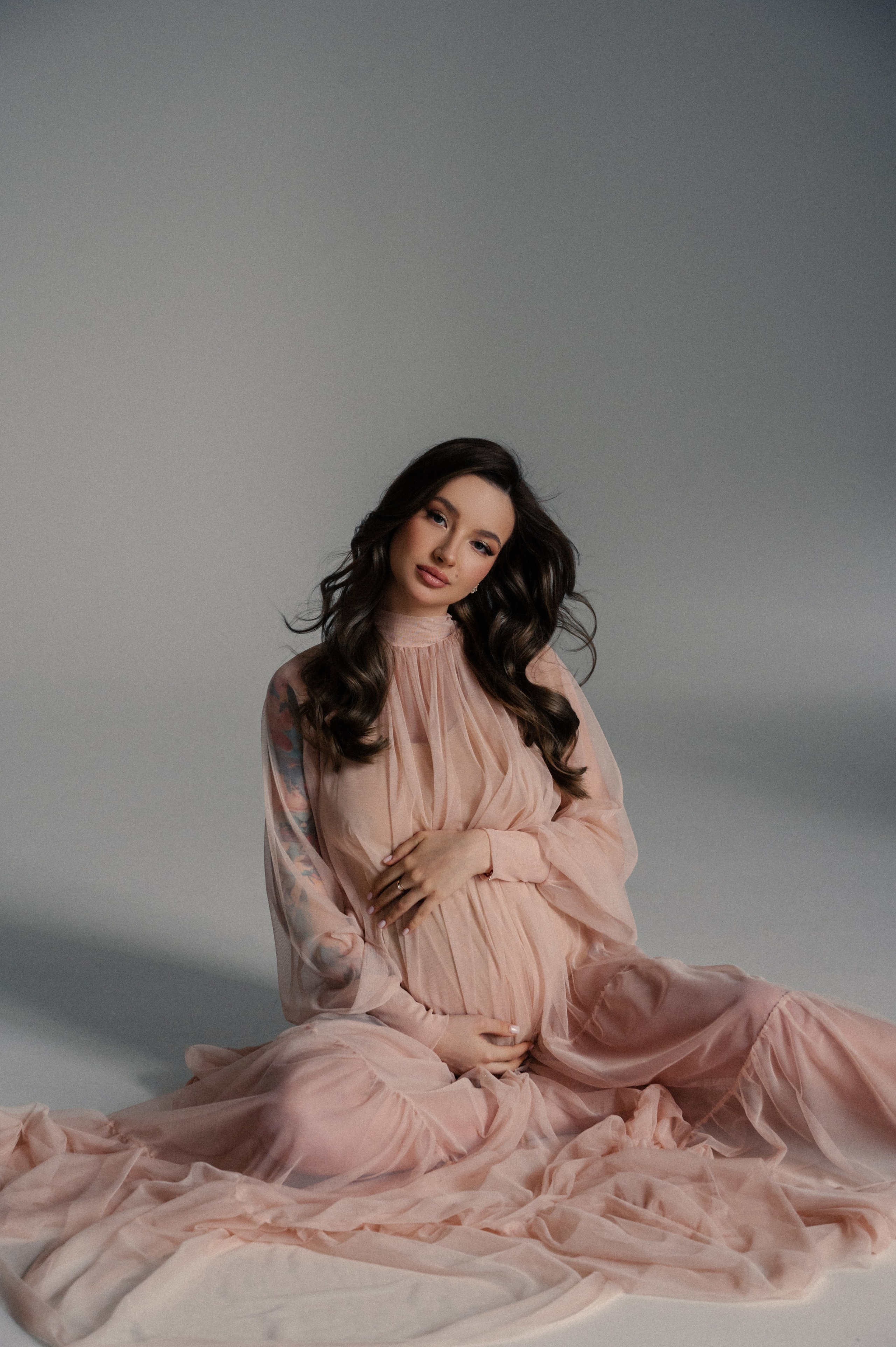 Профессиональный семейный и беременный фотограф в Санкт-Петербурге — Маргарита Иванова. Индивидуальные фотосессии под ключ: от образа до гот. Профессиональный фотограф беременности в СПБ. Стильные фотосессии беременности в стиле минимализм и классическая фотография