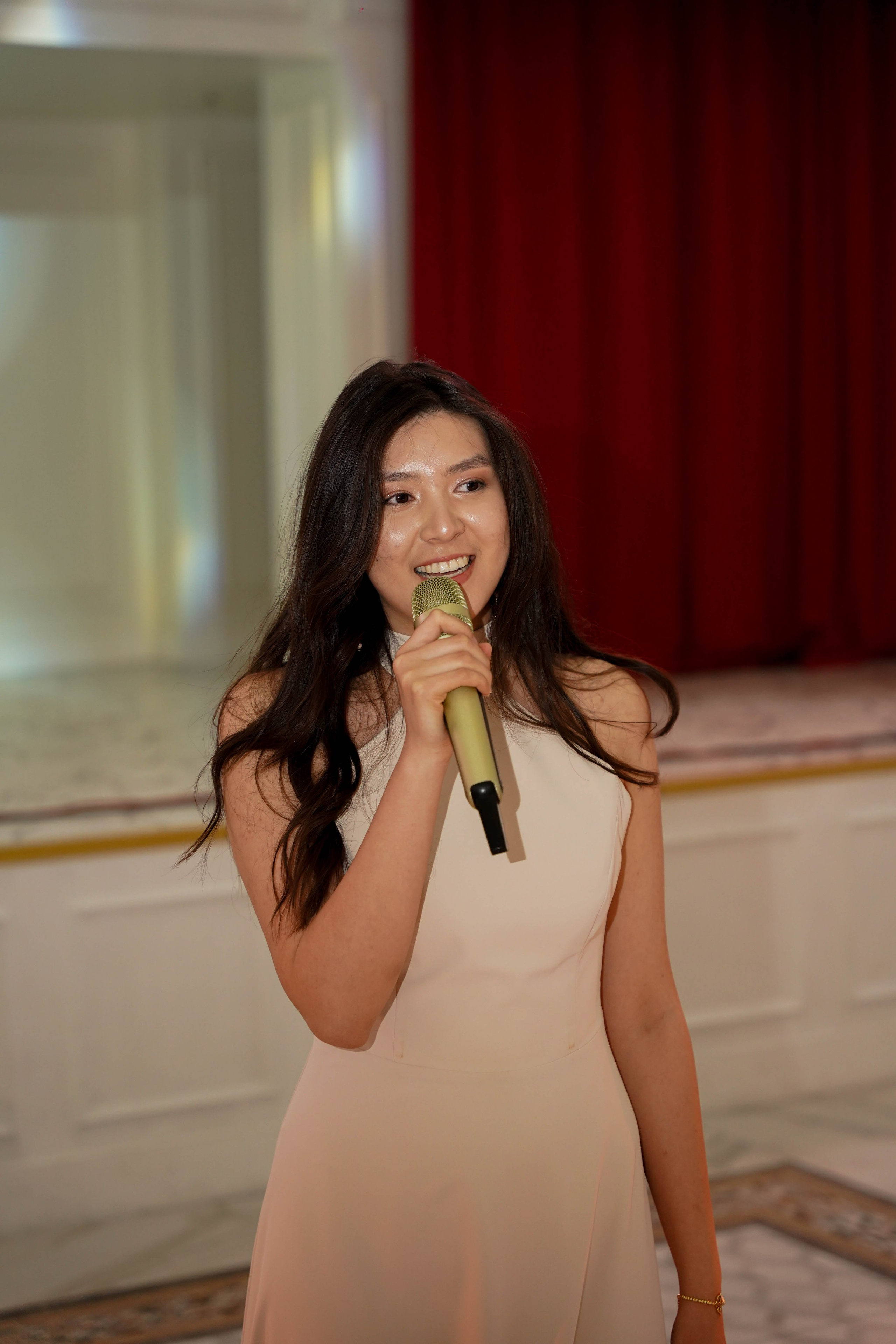 Dana uzatu. Фотограф Ернар Ержанов