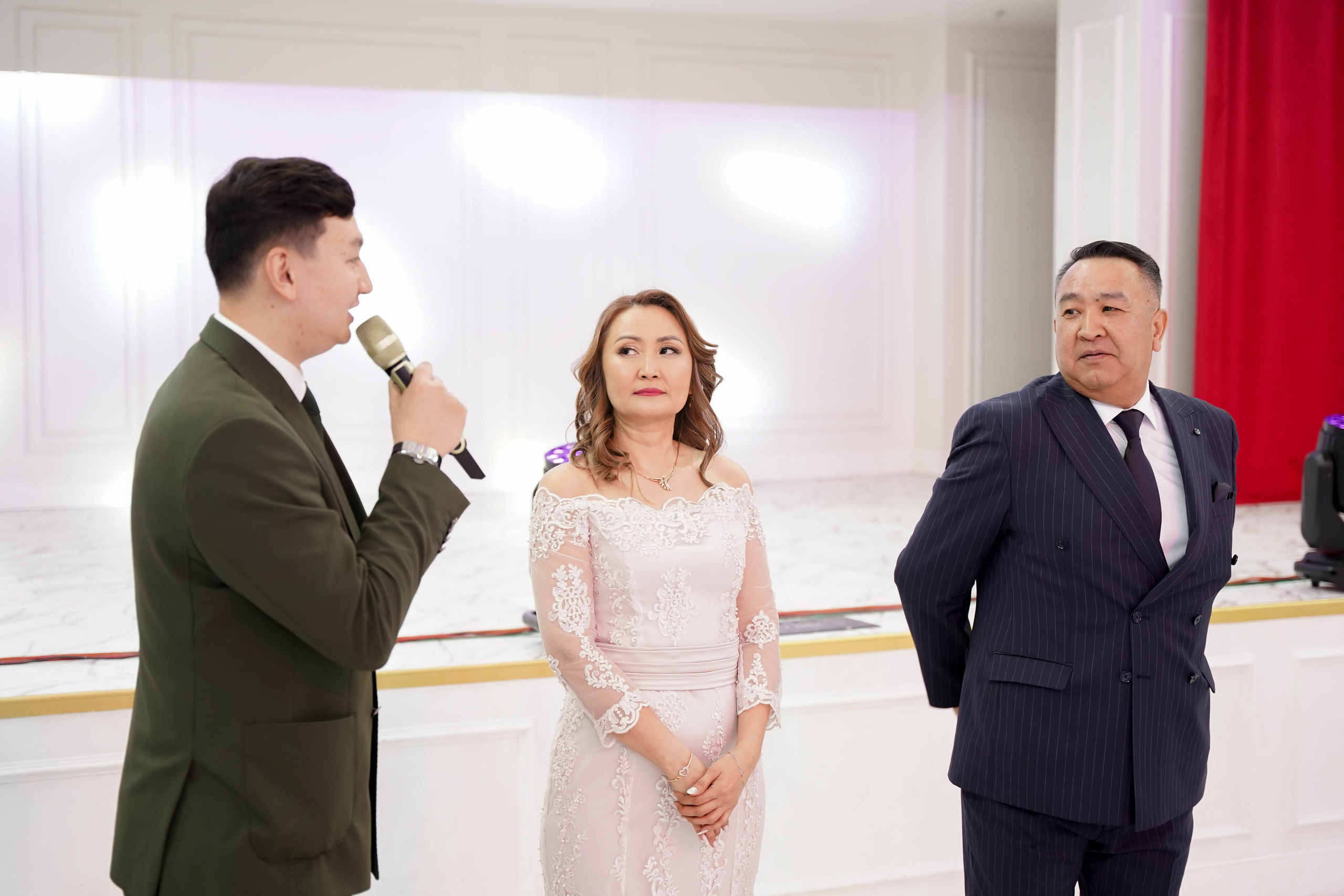 Dana uzatu. Фотограф Ернар Ержанов