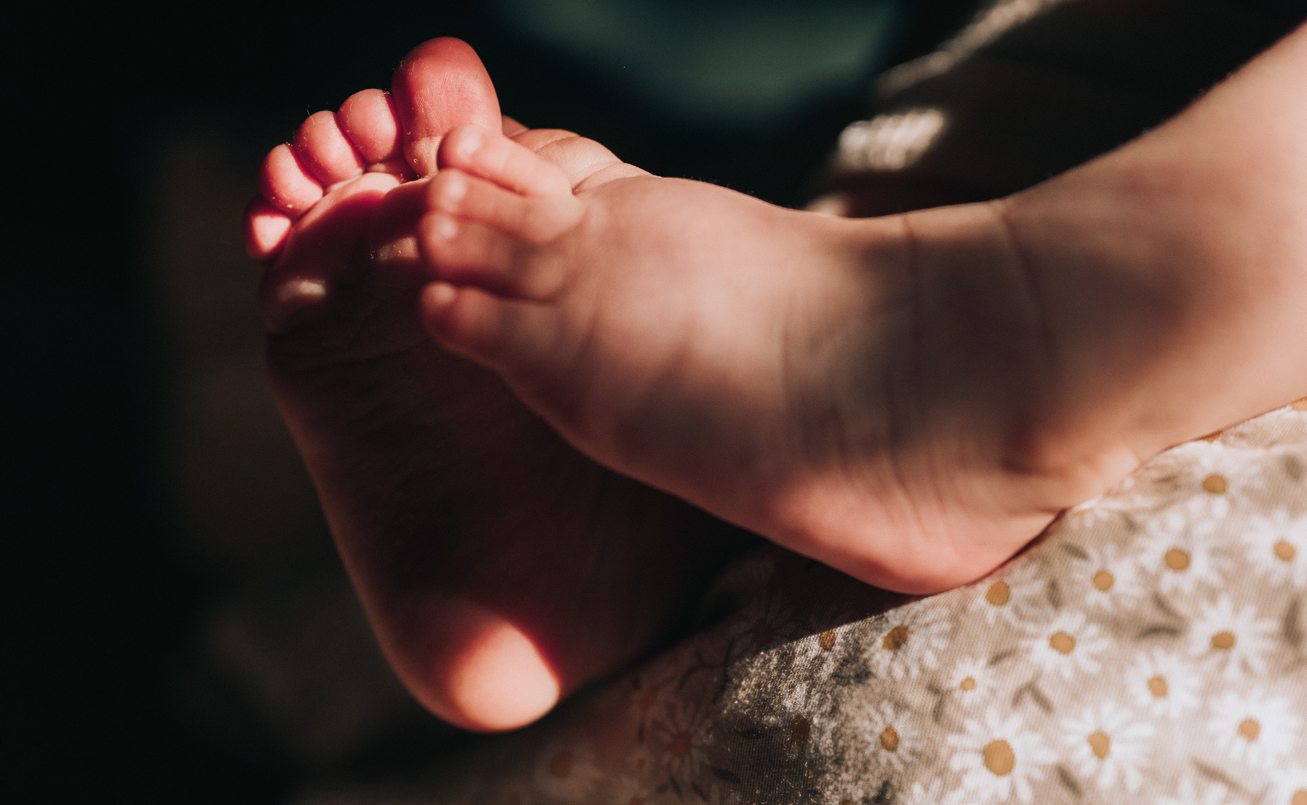 Утро мамы и малыша. Дарья и Евсей. Семейный фотограф в Москве Дарья Пузикова