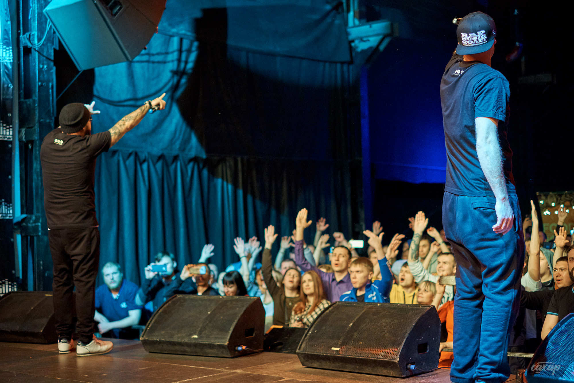 Многоточие, фото с концерта в Екатеринбурге. Свобода концерт холл 2019. Профессиональный фотограф в Екатеринбурге Юра Сахар