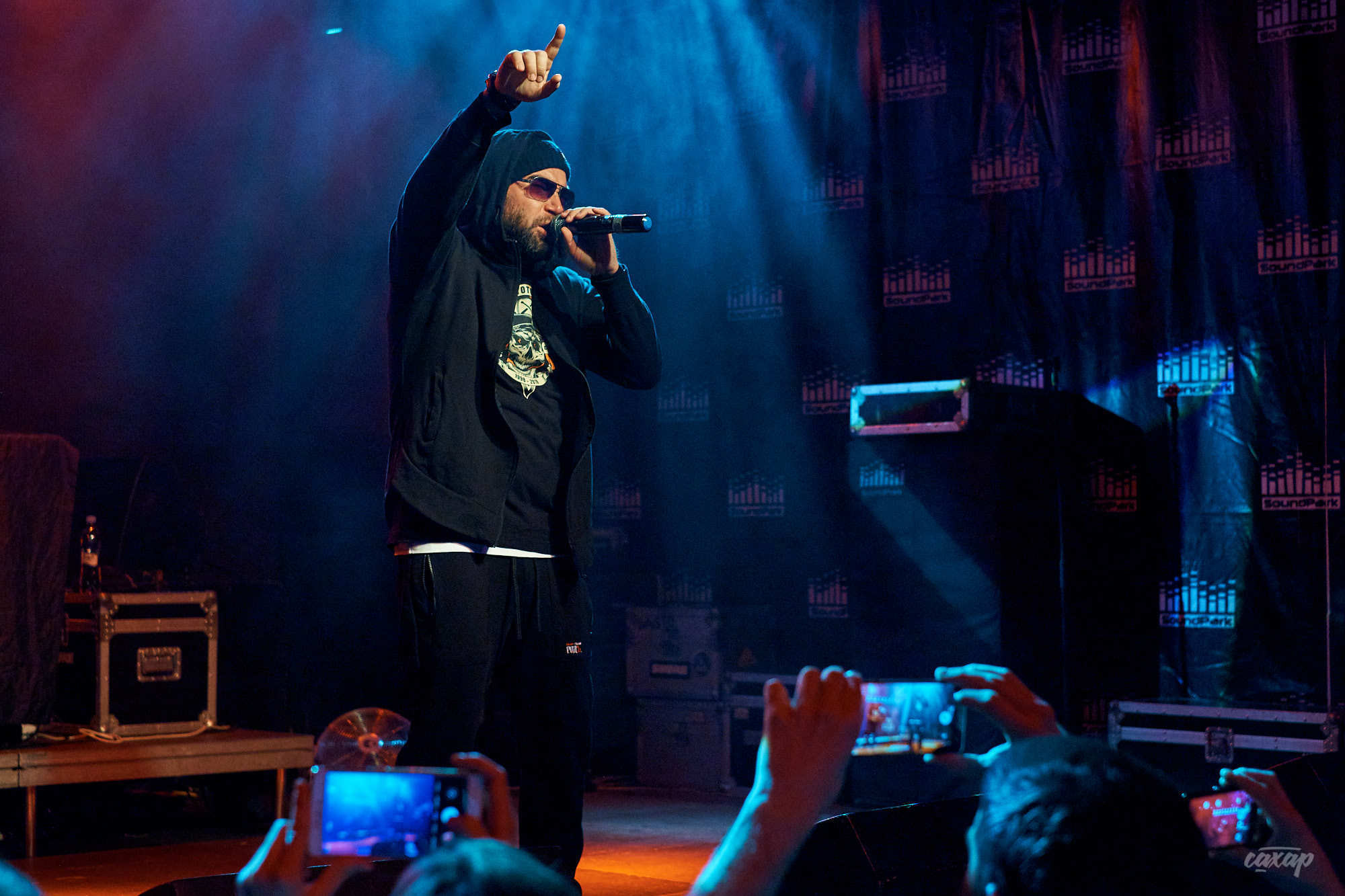 Многоточие, фото с концерта в Екатеринбурге. Свобода концерт холл 2019. Профессиональный фотограф в Екатеринбурге Юра Сахар