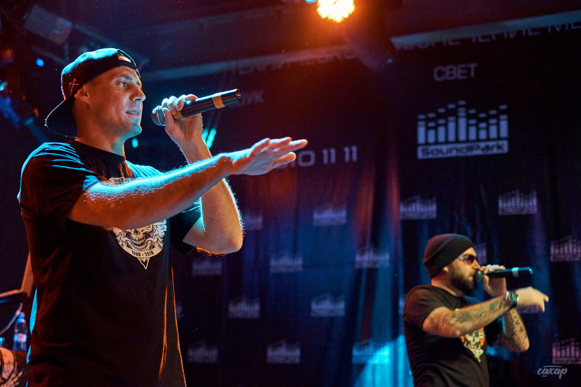 Многоточие, фото с концерта в Екатеринбурге. Свобода концерт холл 2019. Профессиональный фотограф в Екатеринбурге Юра Сахар