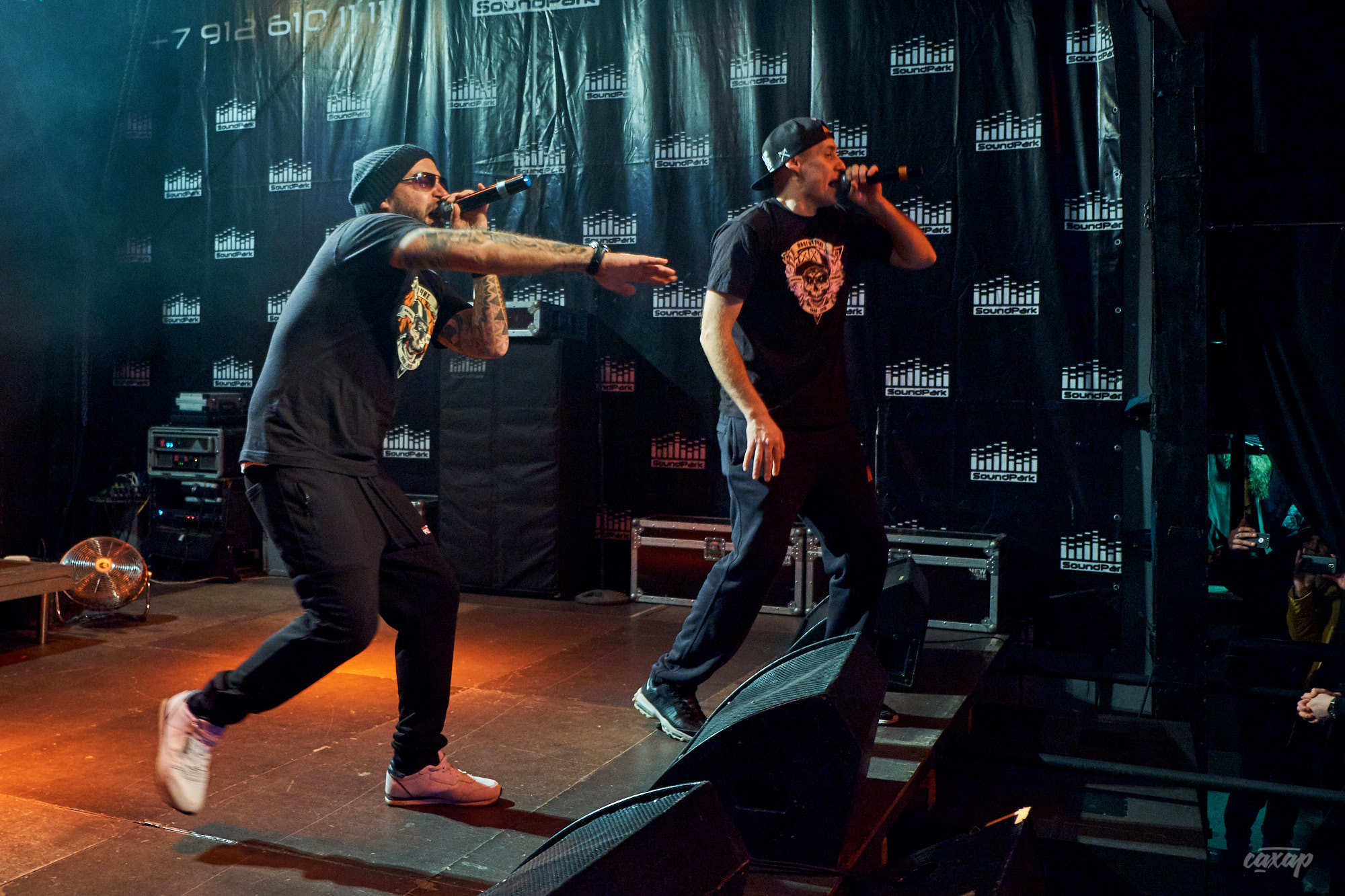 Многоточие, фото с концерта в Екатеринбурге. Свобода концерт холл 2019. Профессиональный фотограф в Екатеринбурге Юра Сахар