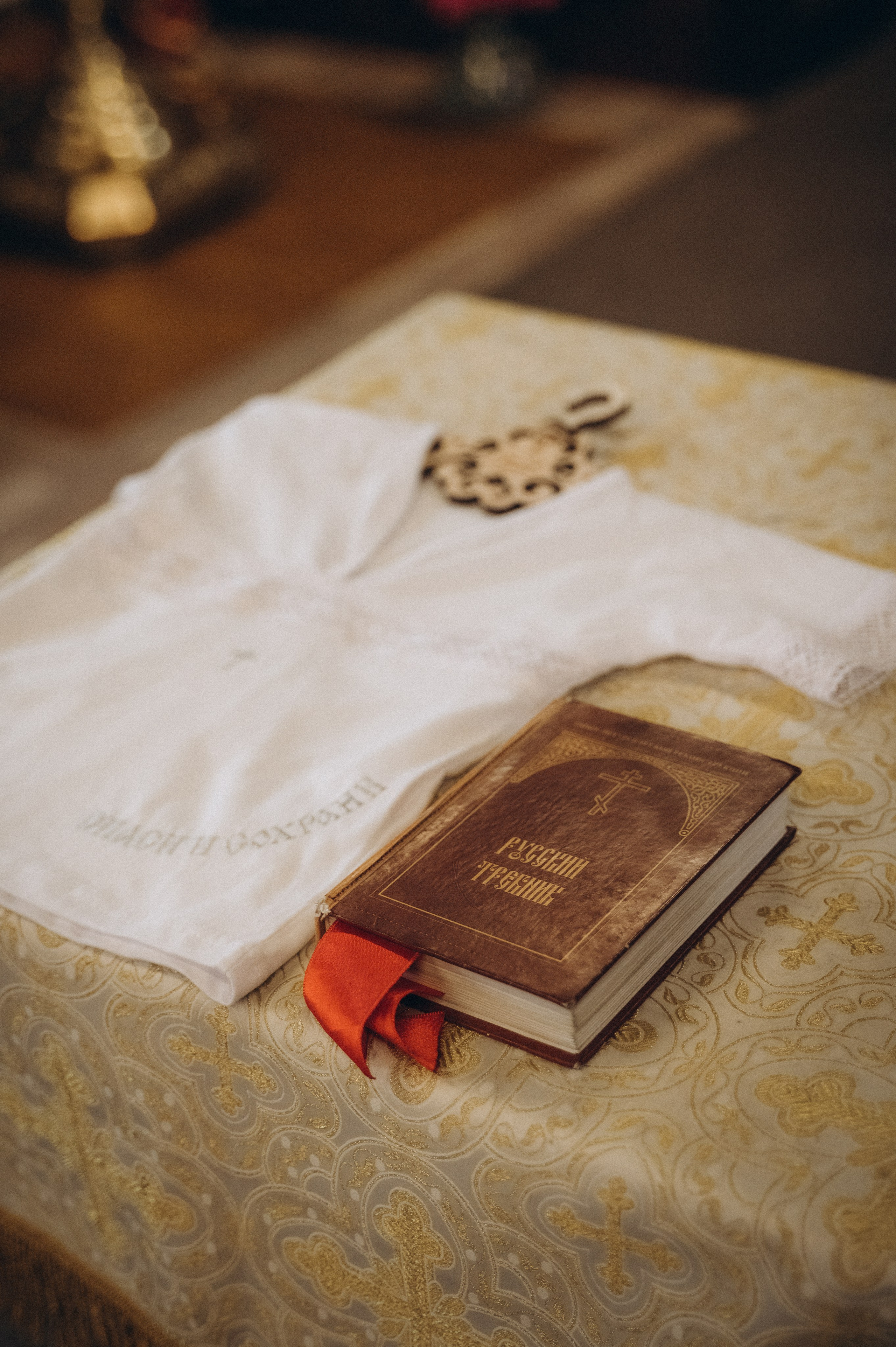 Крещение Егора (ХРАМ СВЯТИТЕЛЯ НИКОЛАЯ ЯПОНСКОГО) частичная конфиденциальность. Семейный фотограф в Минске Дарья Дреко