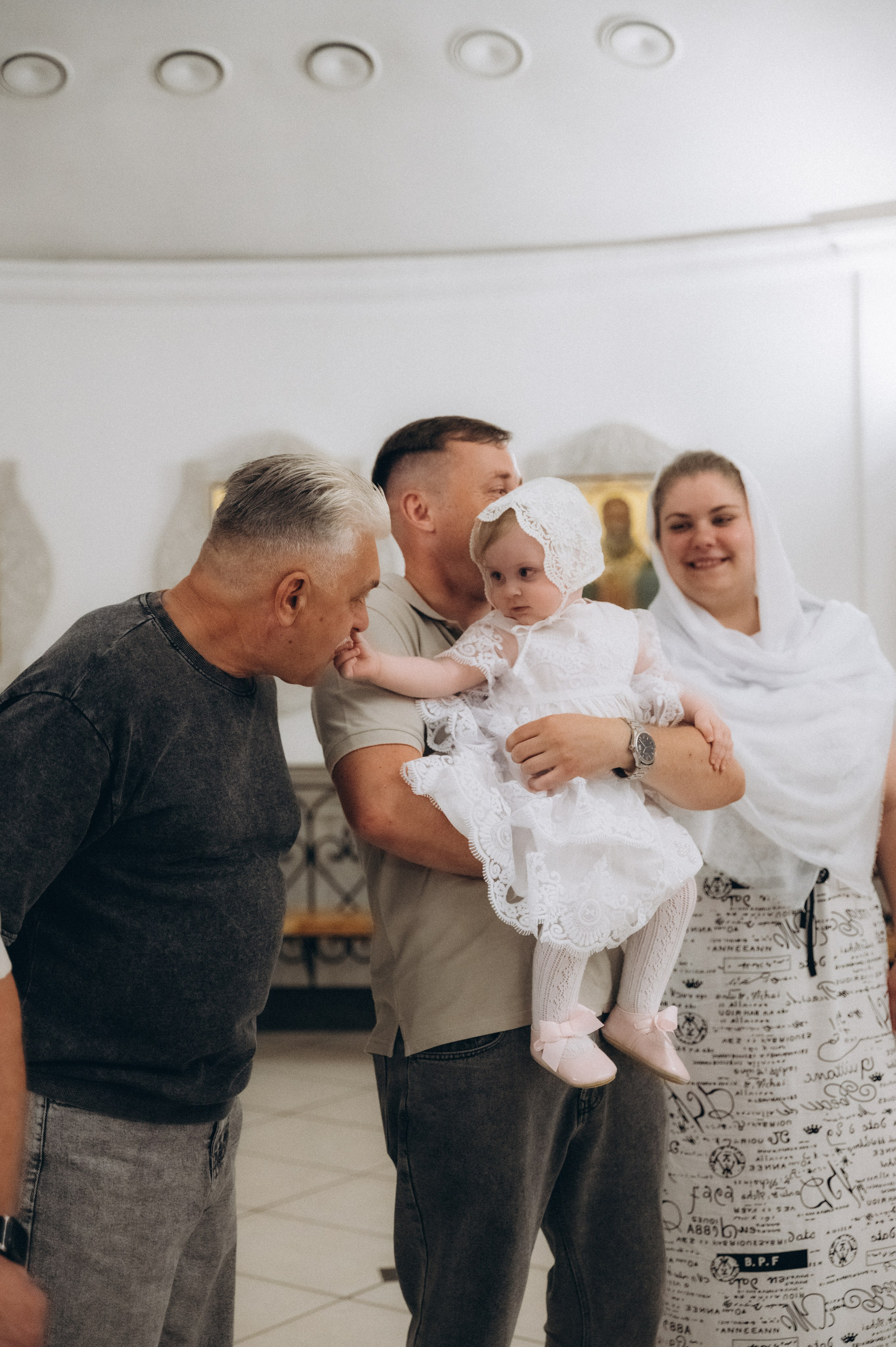 Крещение Владиславы (Криптовый храм в честь собора Новомучеников и Исповедников земли Белорусской). Семейный фотограф в Минске Дарья Дреко