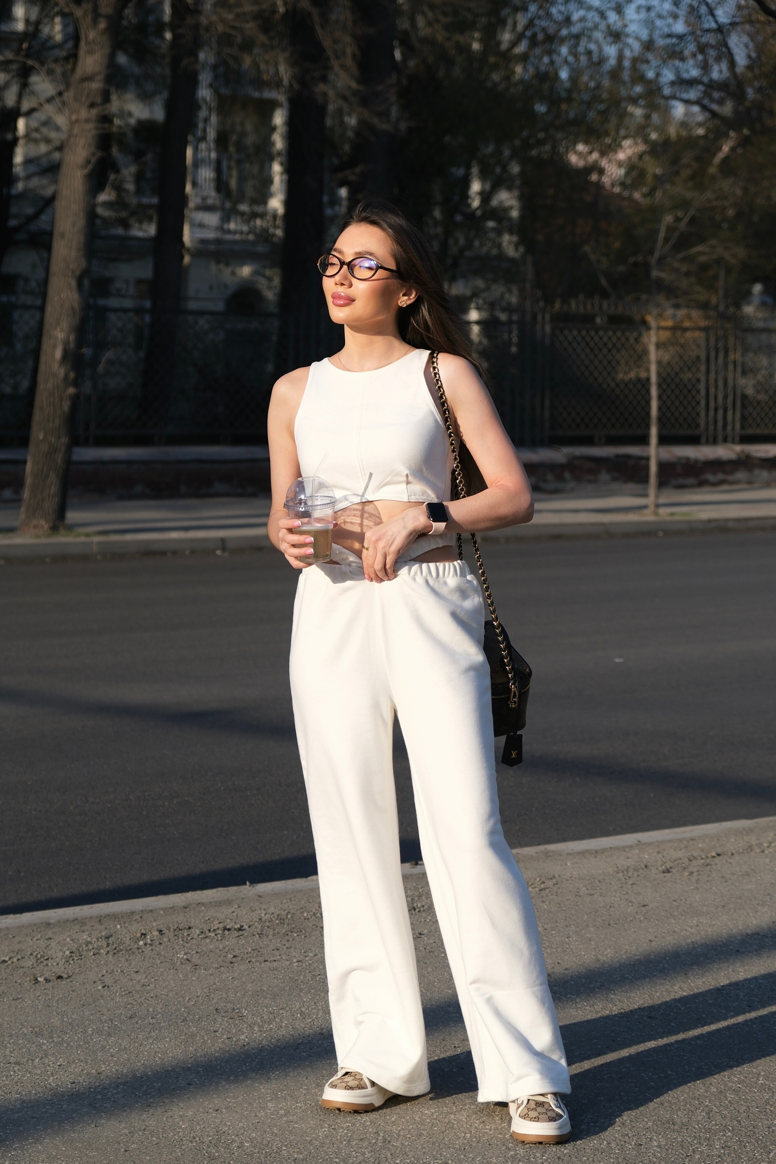 В кафе. Фотограф на камеру и мобильная съемка в Казани Лидия