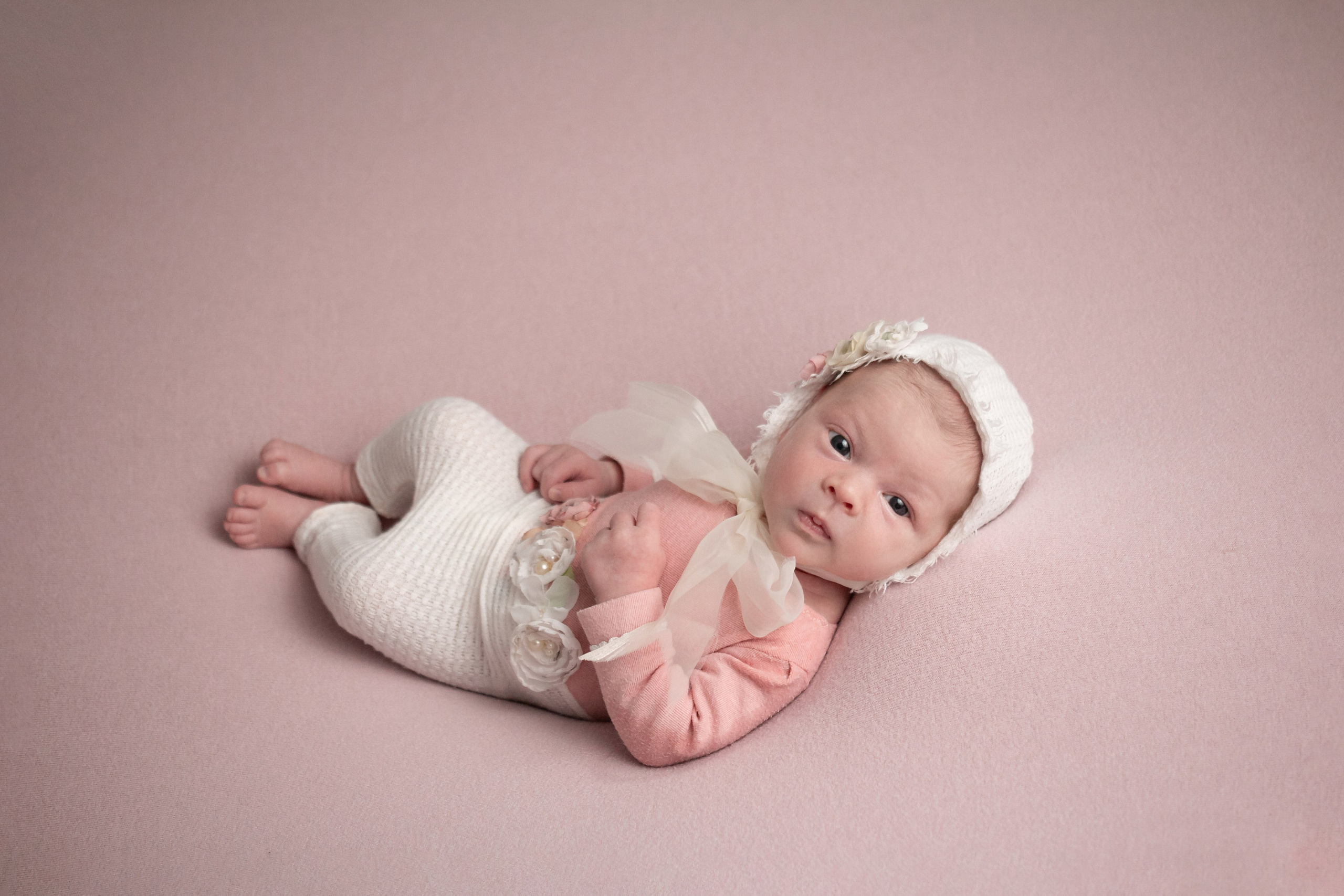 Классический стиль newborn. Фотограф новорождённых Анапа Елена Кушнарь