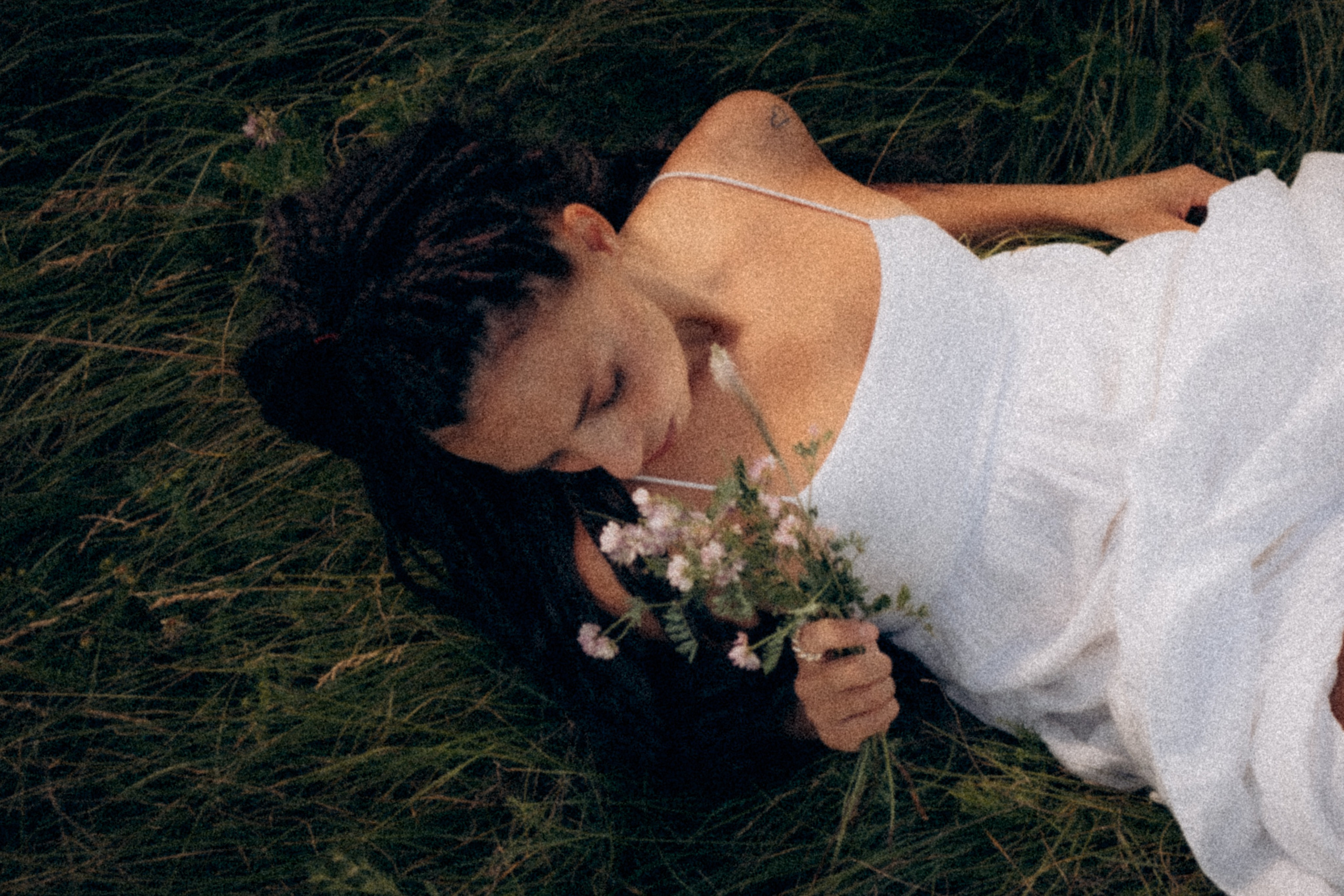 Александра в поле. Фотограф в Санкт-Петербурге Светлана Арестова