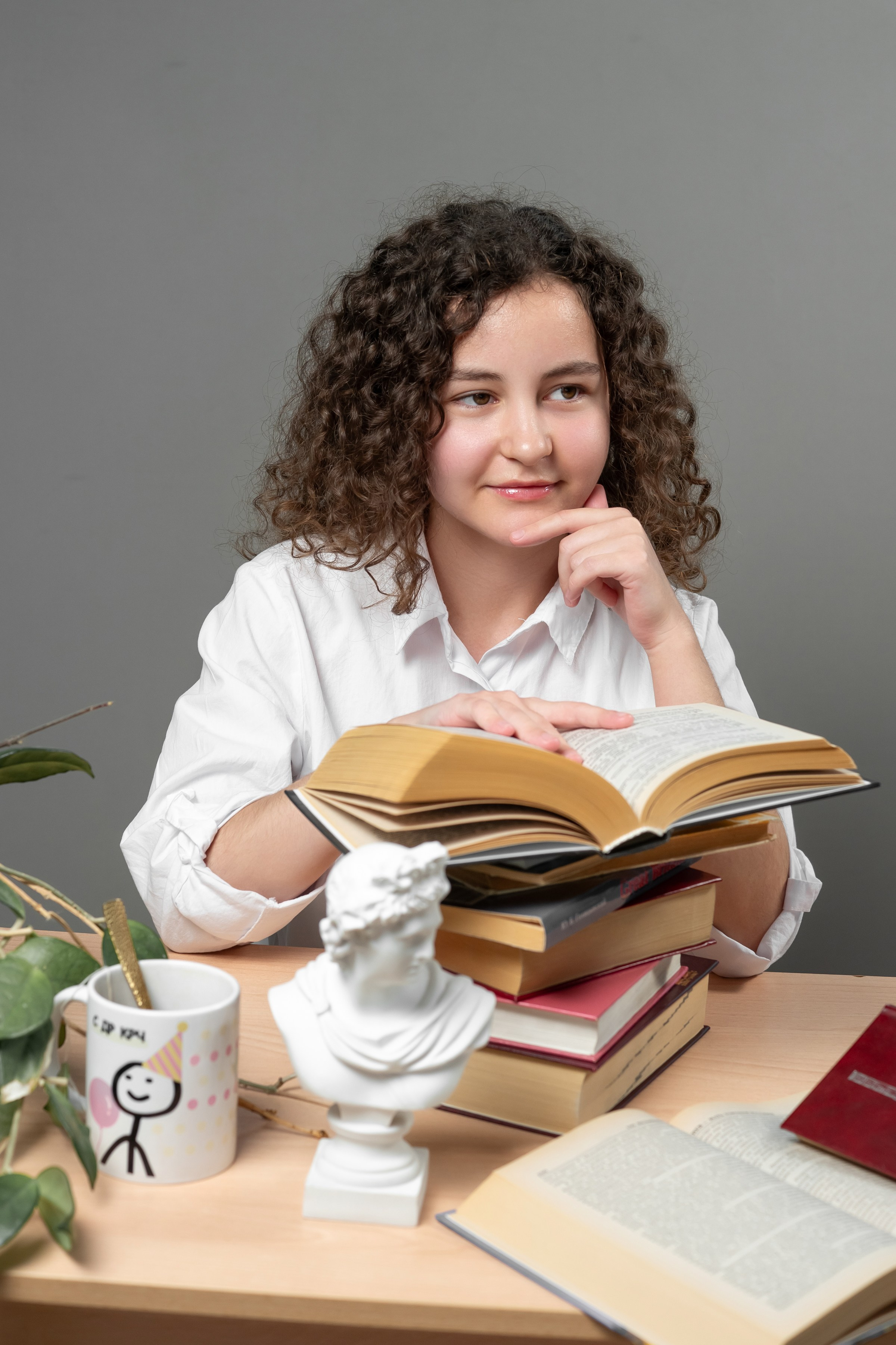 Портреты на сером  фоне. Ольга Плаксина фотограф в Саратове