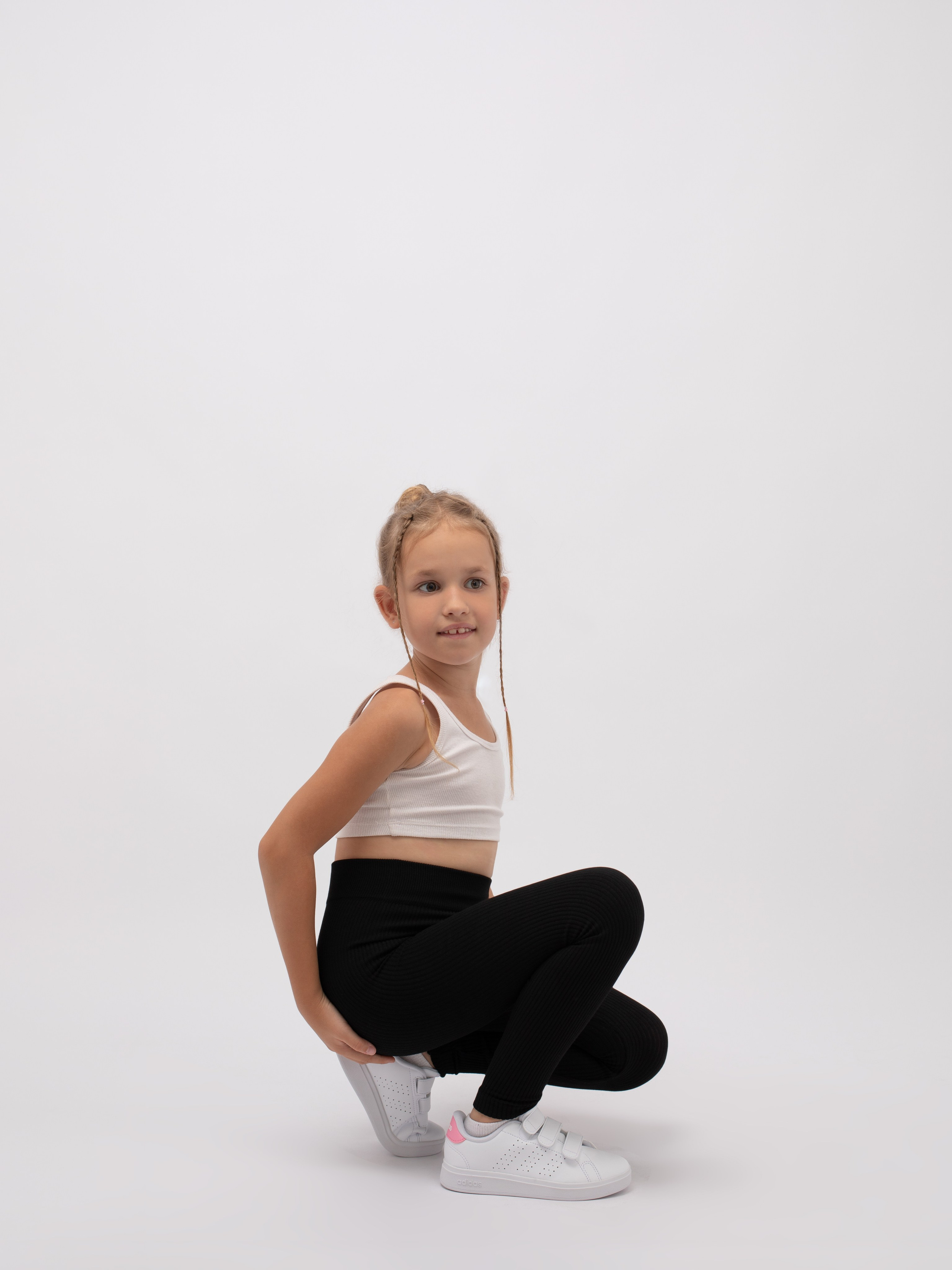 Детские лосины. Фотостудия предметной и модельной съёмки для маркетплейсов