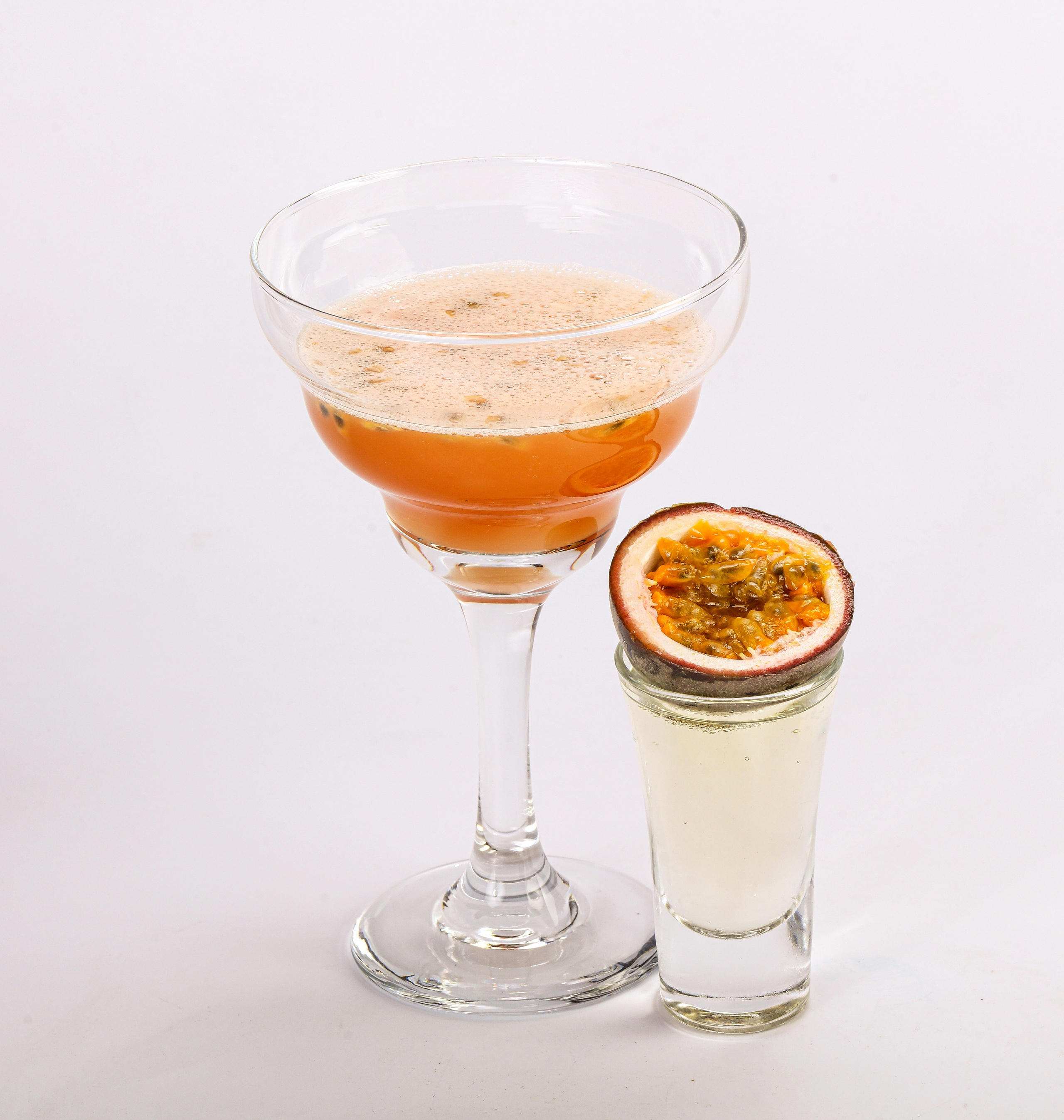 Фотосъемка суши и роллов. Заказ по тел.: +7 (906) 006-90-22. Фуд-фотограф Андрей Старостин — съемка еды в Москве. 9000 руб. в час