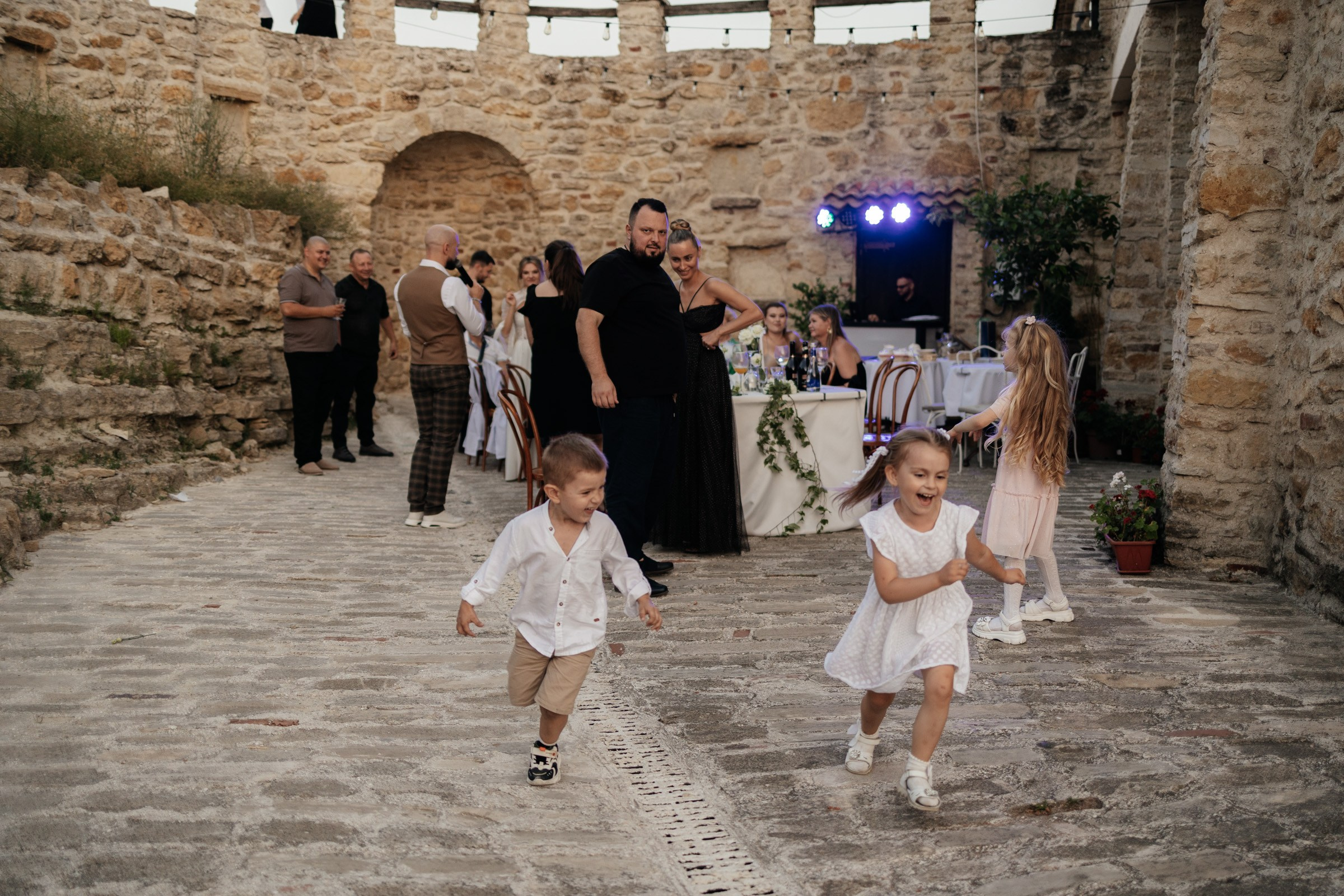 Атмосферная свадьба в Шато Андре. Архитектурный и интерьерный фотограф в Краснодаре | Дмитрий Демской