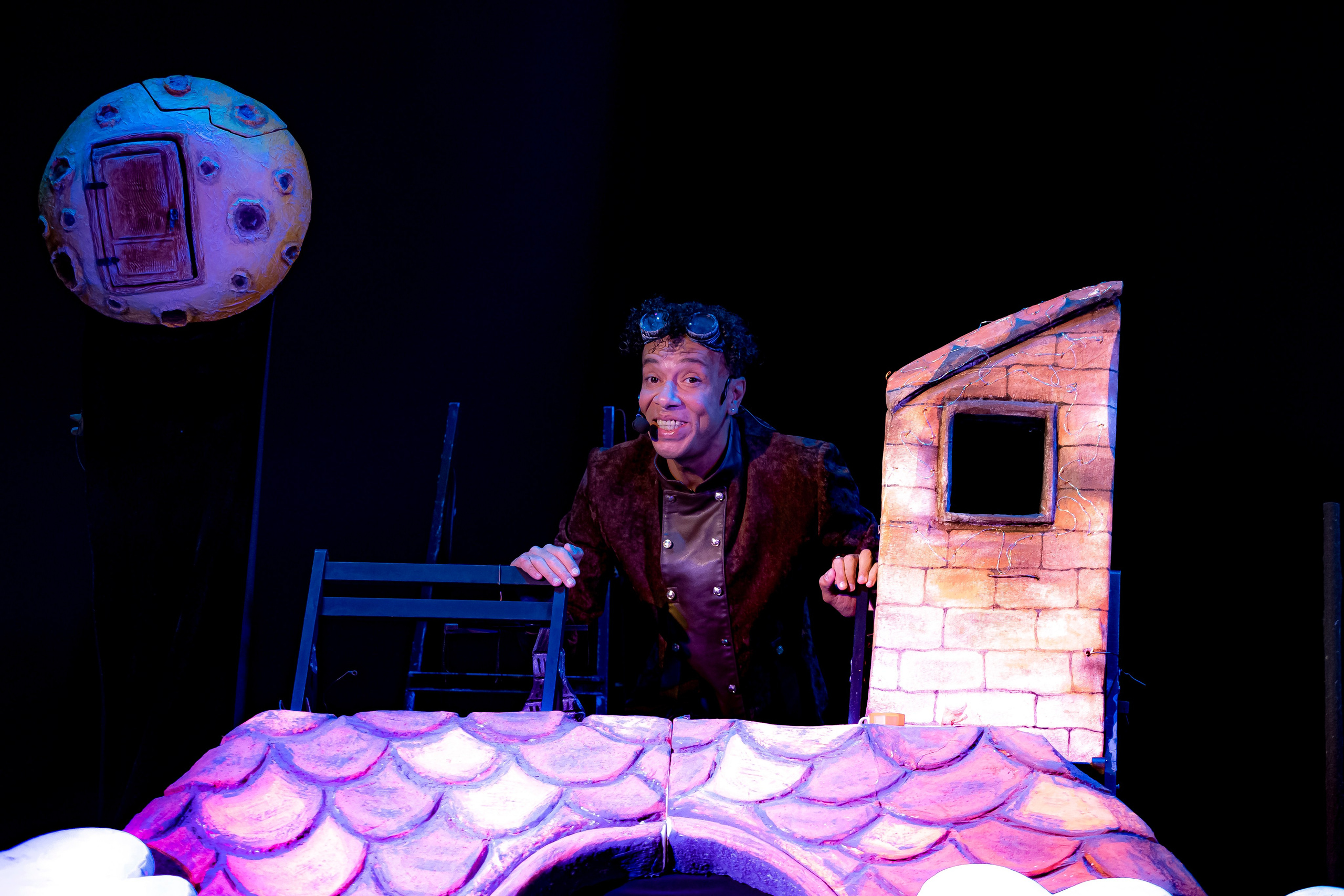 Человек с луны — спектакль кукольного театр Саквояж. Фотограф в Сочи Юрий Шептаев