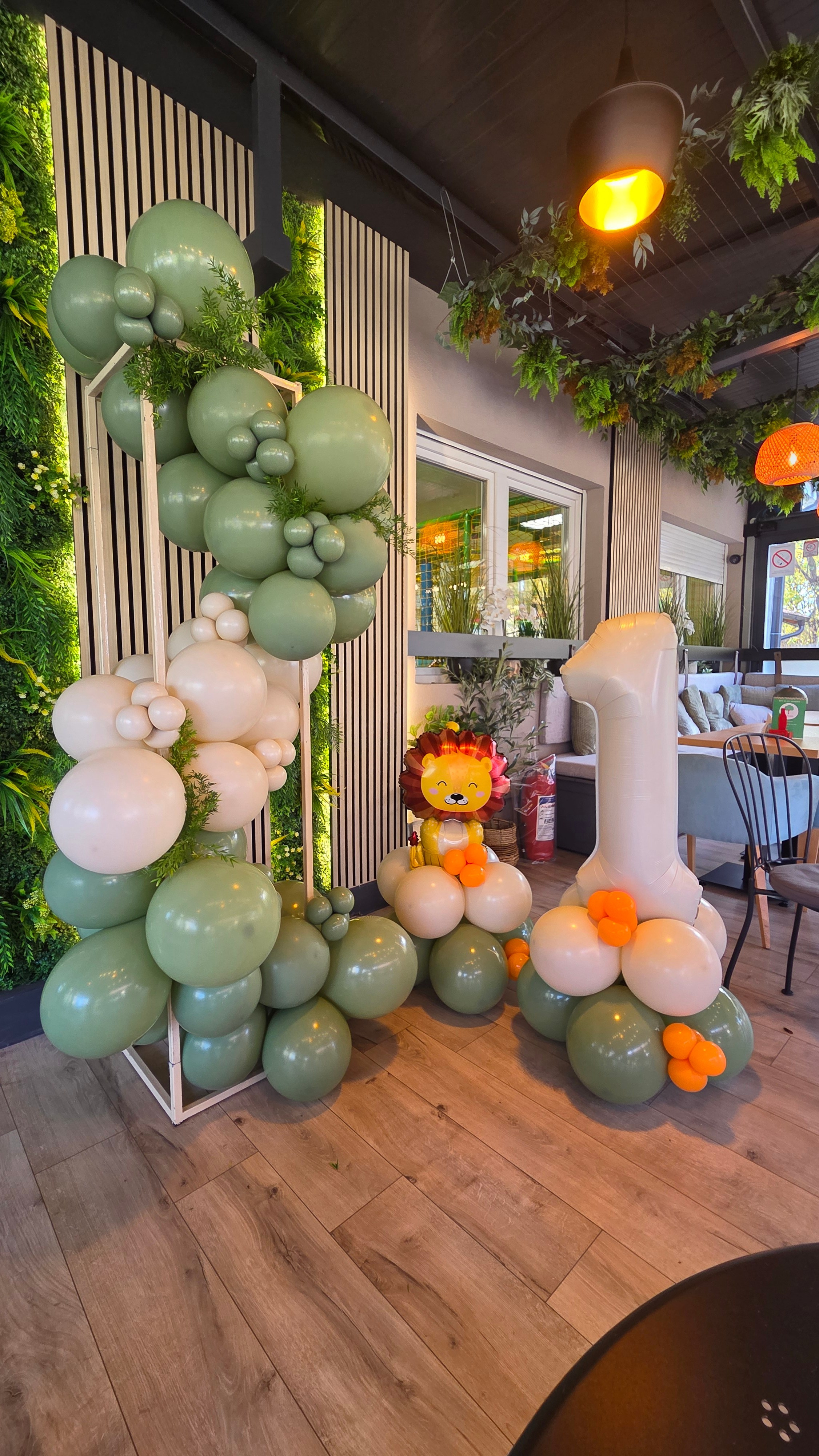 First B-Day. Balloons and decorations in Serbia. Delivery 24/7