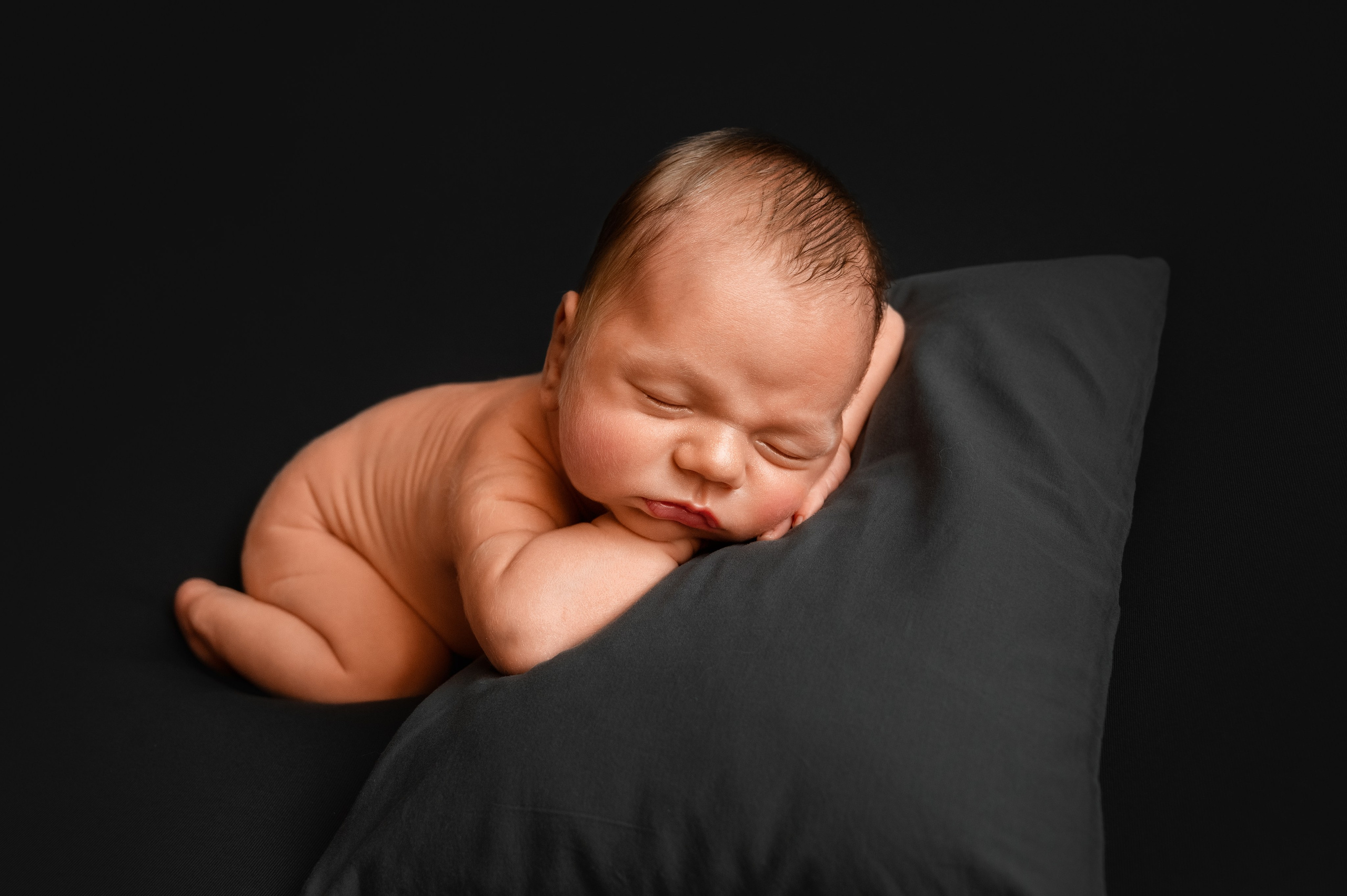 Newborn boy. Фотограф новорожденных малышей в Санкт-Петербурге