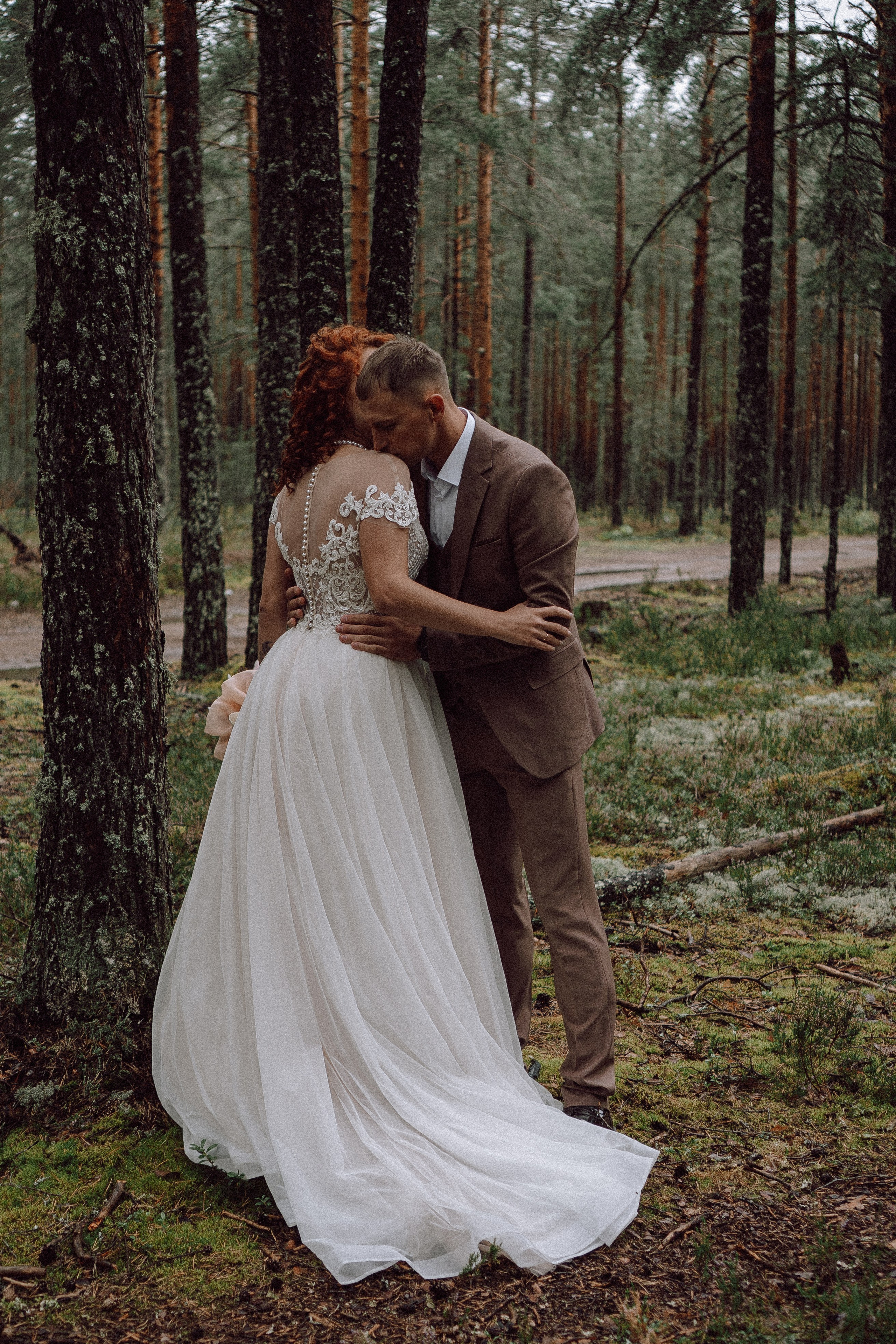 СВАДЕБНАЯ ФОТОСЕССИИЯ ПАРЫ В ГОРОДЕ ПРИОЗЕРСК В СОСНОВОМ ЛЕСУ И С ПИКАПОМ. Профессиональный фотограф, Санкт-Петербург — Виктория Богомолова