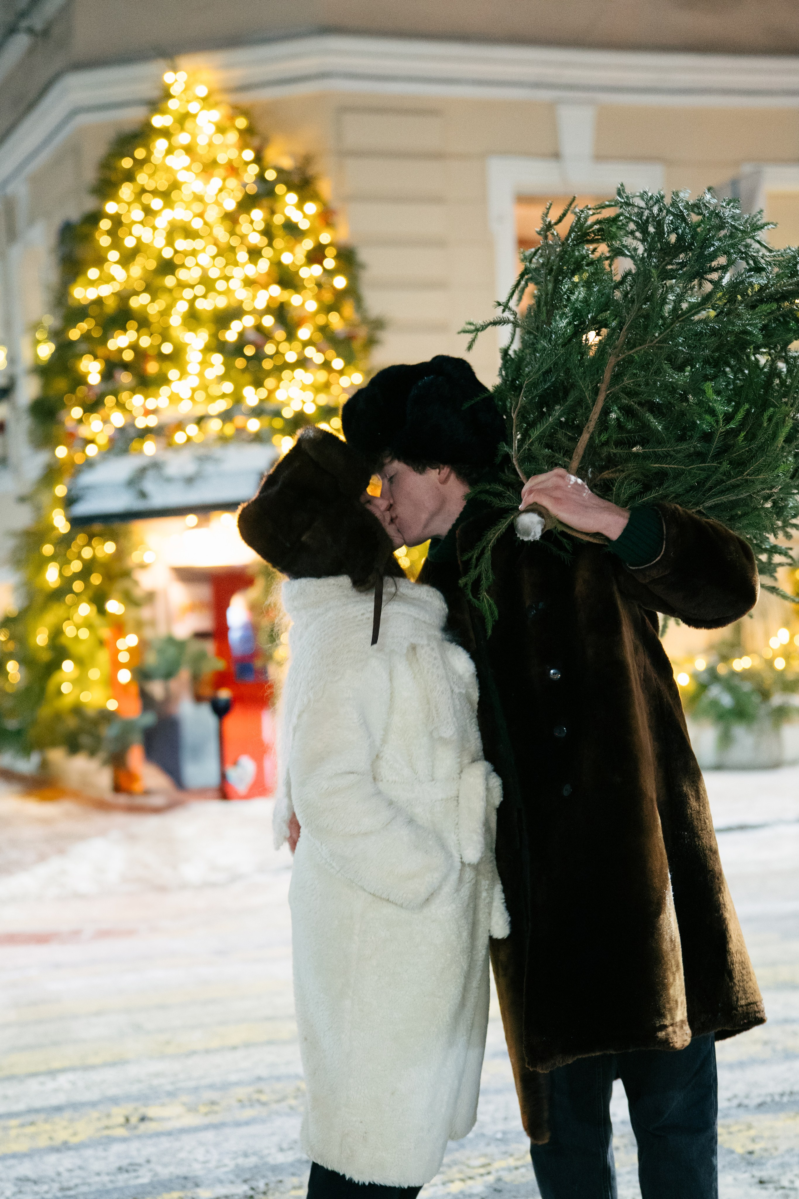 НОВОГОДНЯЯ ПРОГУЛКА ПАРЫ ПО ЧЕРНЫШЕВСКОЙ ПЕРЕД НОВЫМ ГОДОМ. Профессиональный фотограф, Санкт-Петербург — Виктория Богомолова