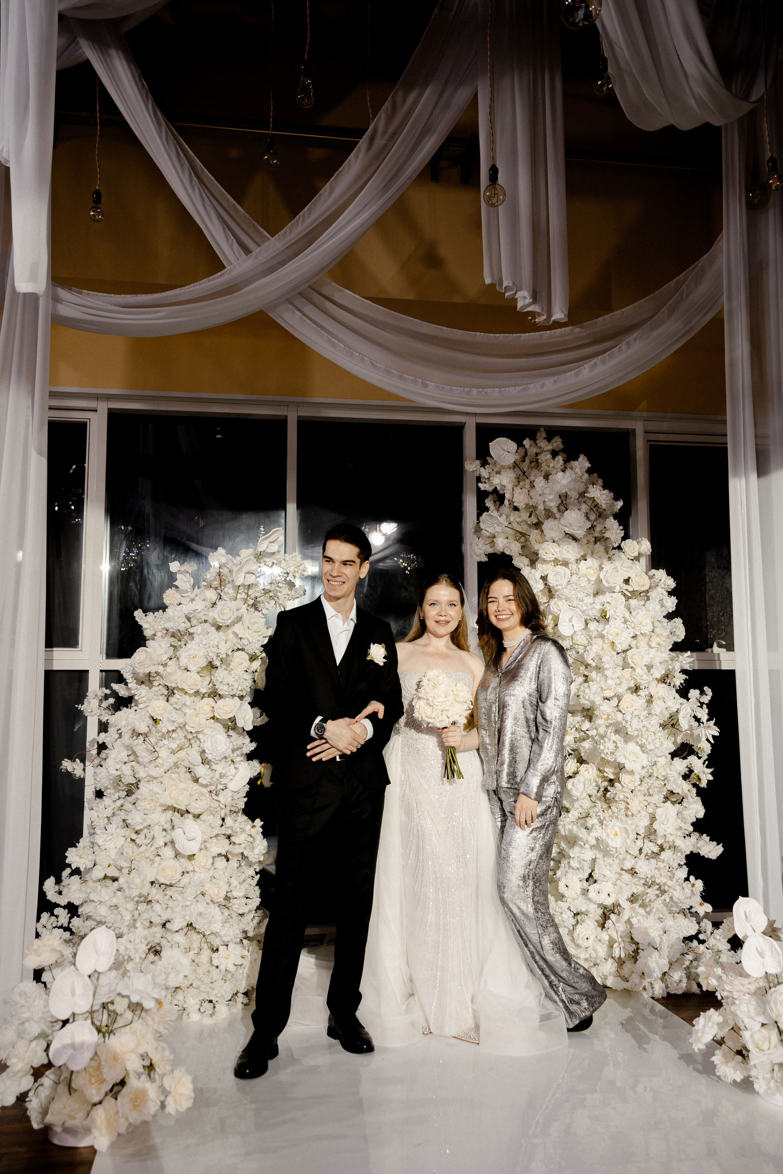 СВАДЕБНАЯ СЬЕМКА СБОРОВ В ОТЕЛЕ И ВЫЕЗД НА ЦЕРЕМОНИЮ (СНЯТО В СИБИРЕ В НИЖНЕВАРТОВСКЕ). Профессиональный фотограф, Санкт-Петербург — Виктория Богомолова