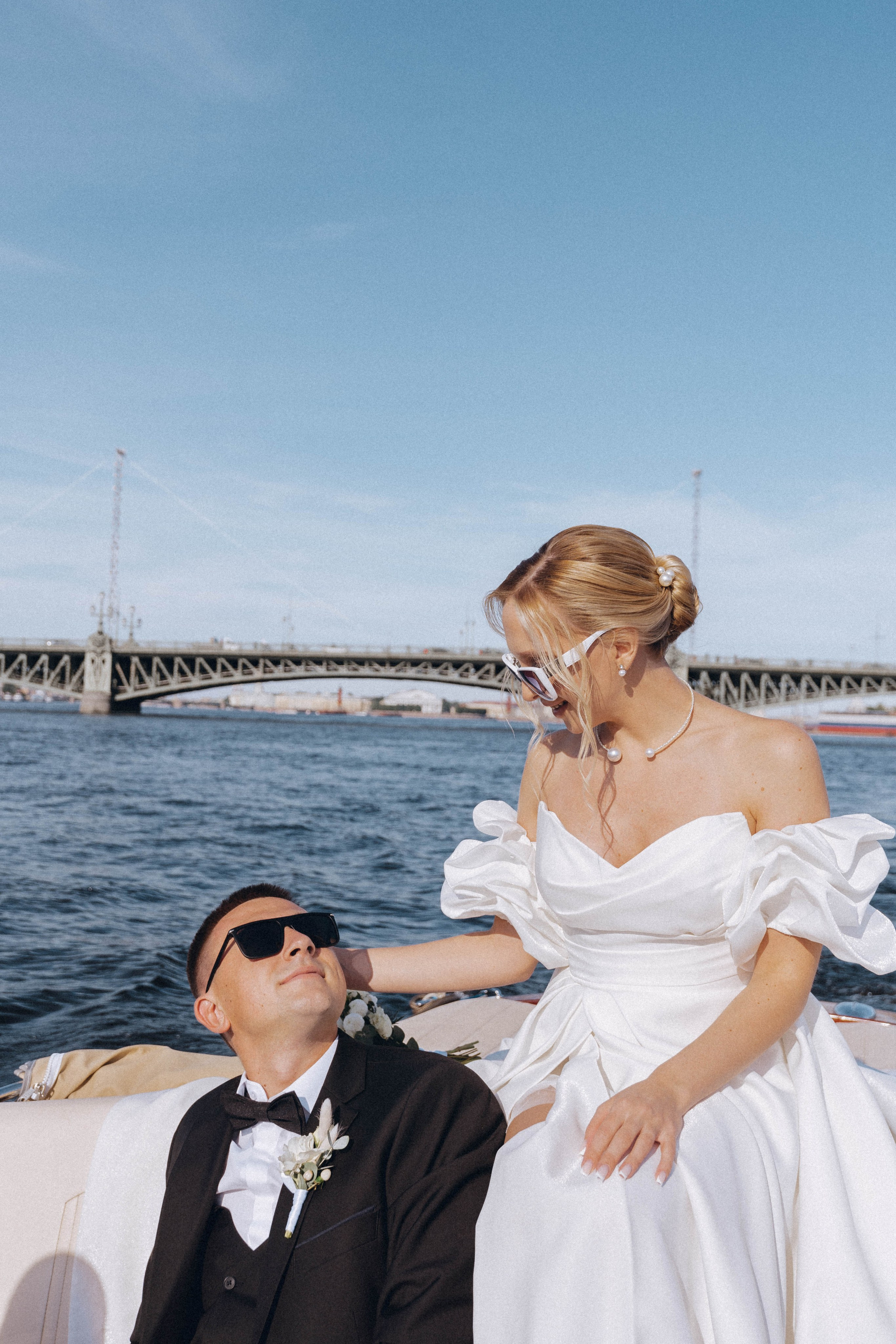 СВАДЕНБНАЯ СЬЕМКА НА КАТЕРЕ ПО КАНАЛАМ САНКТ-ПЕТЕРБУРГА И В АКВАТОРИИ НЕВЫ. Профессиональный фотограф, Санкт-Петербург — Виктория Богомолова