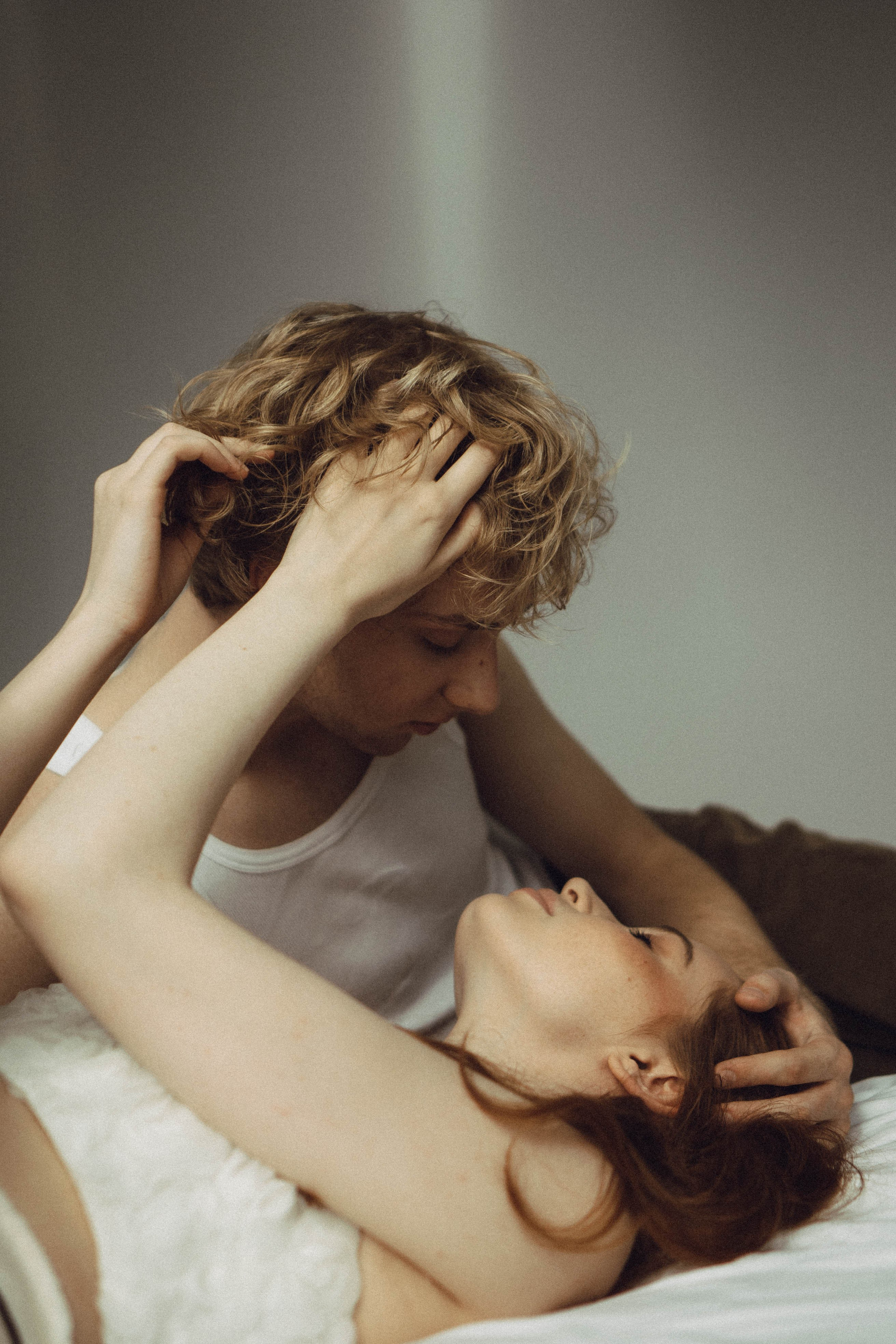 СВАДЕБНАЯ СЬЕМКА В ОТЕЛЕ. СБОРЫ ЖЕНИХА И НЕВЕСТЫ И ТАКЖЕ ТОР И ПОДГОТОВКА К ПРОГУЛКЕ. Профессиональный фотограф, Санкт-Петербург — Виктория Богомолова