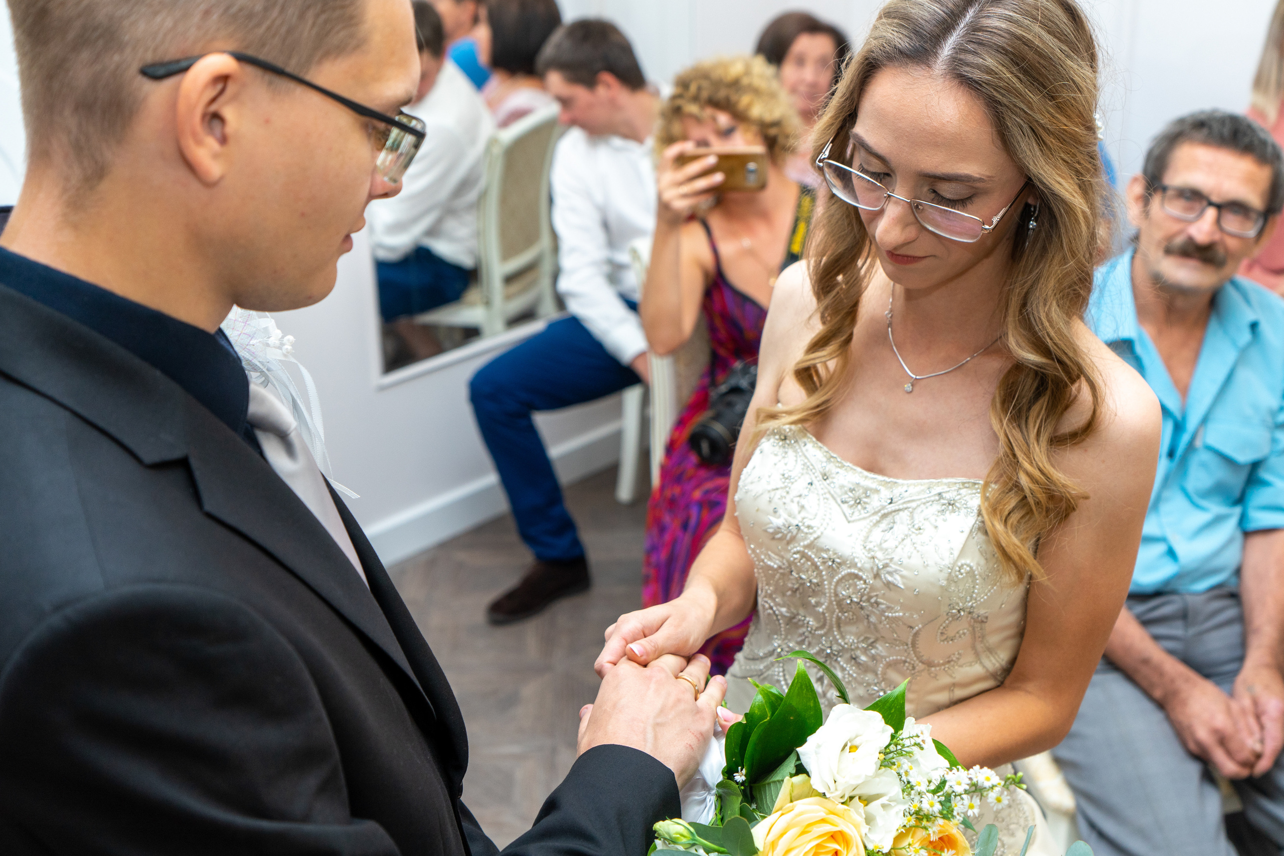 Свадебный день Сергея и Анны в фотостудии и ресторане. Фотограф в Сочи Тиунова Маргарита и Тиунов Евгений