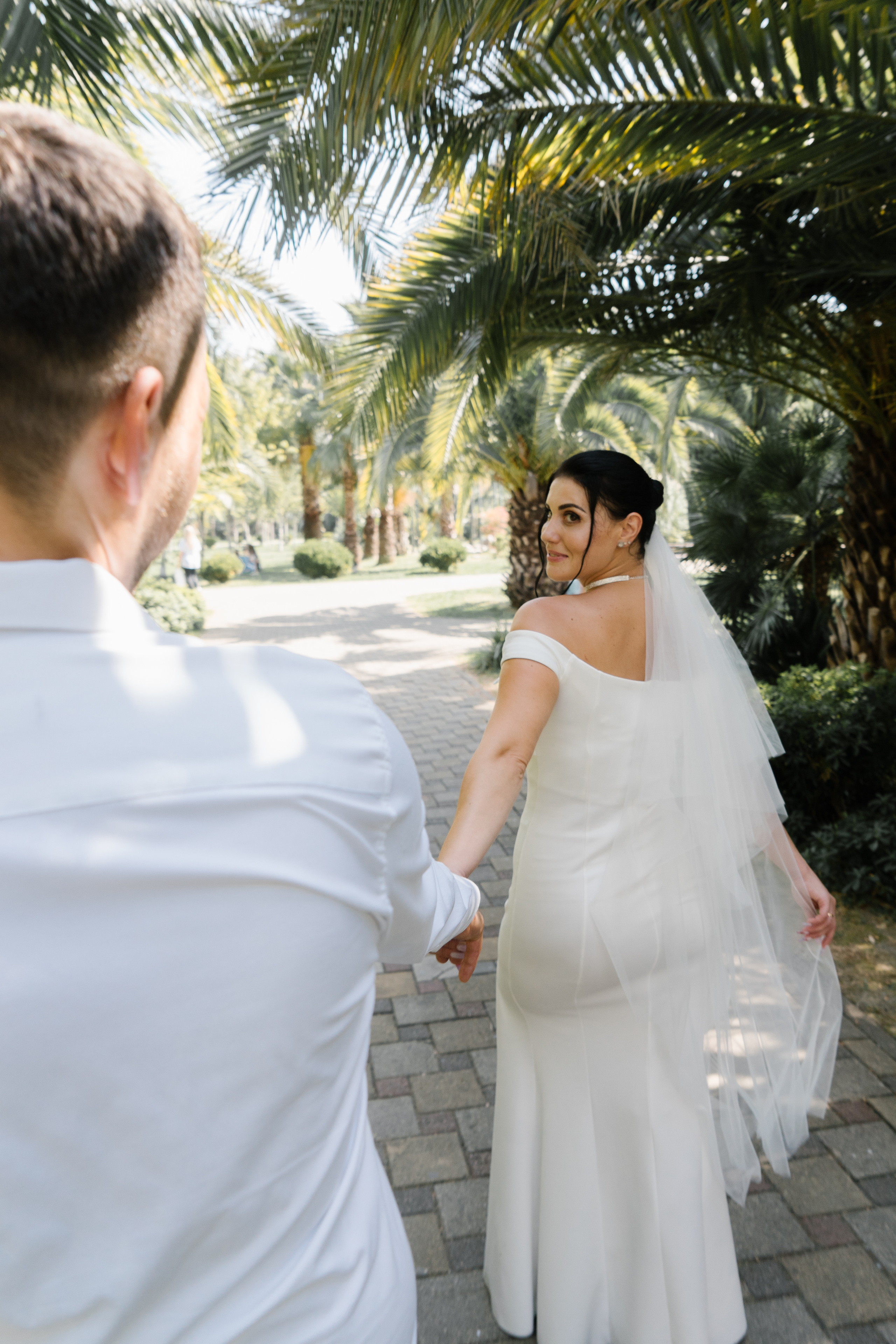 Свадьба Артема и Виктории в ЗАГСе города Сочи и прогулка. Фотограф в Сочи Тиунова Маргарита и Тиунов Евгений