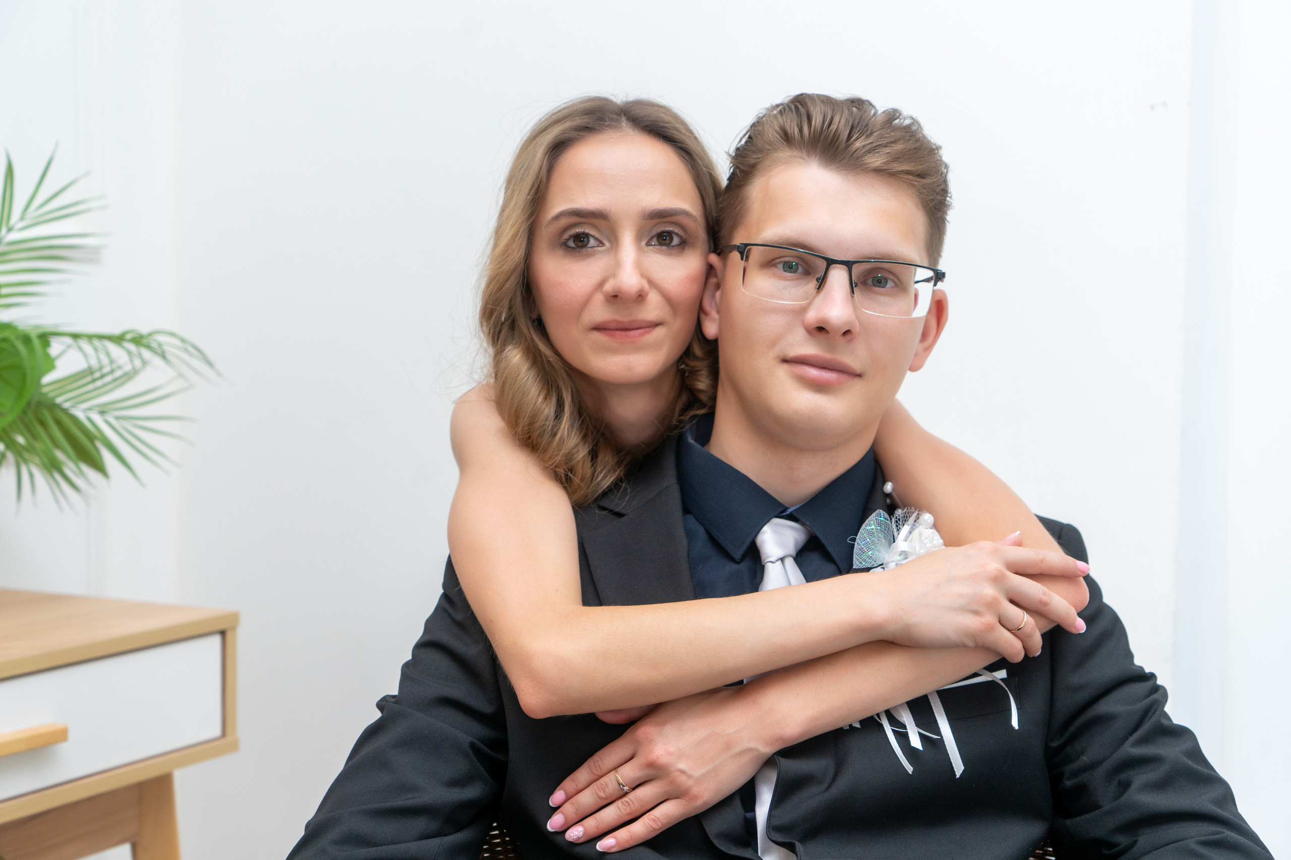 Свадебный день Сергея и Анны в фотостудии и ресторане. Фотограф в Сочи Тиунова Маргарита и Тиунов Евгений