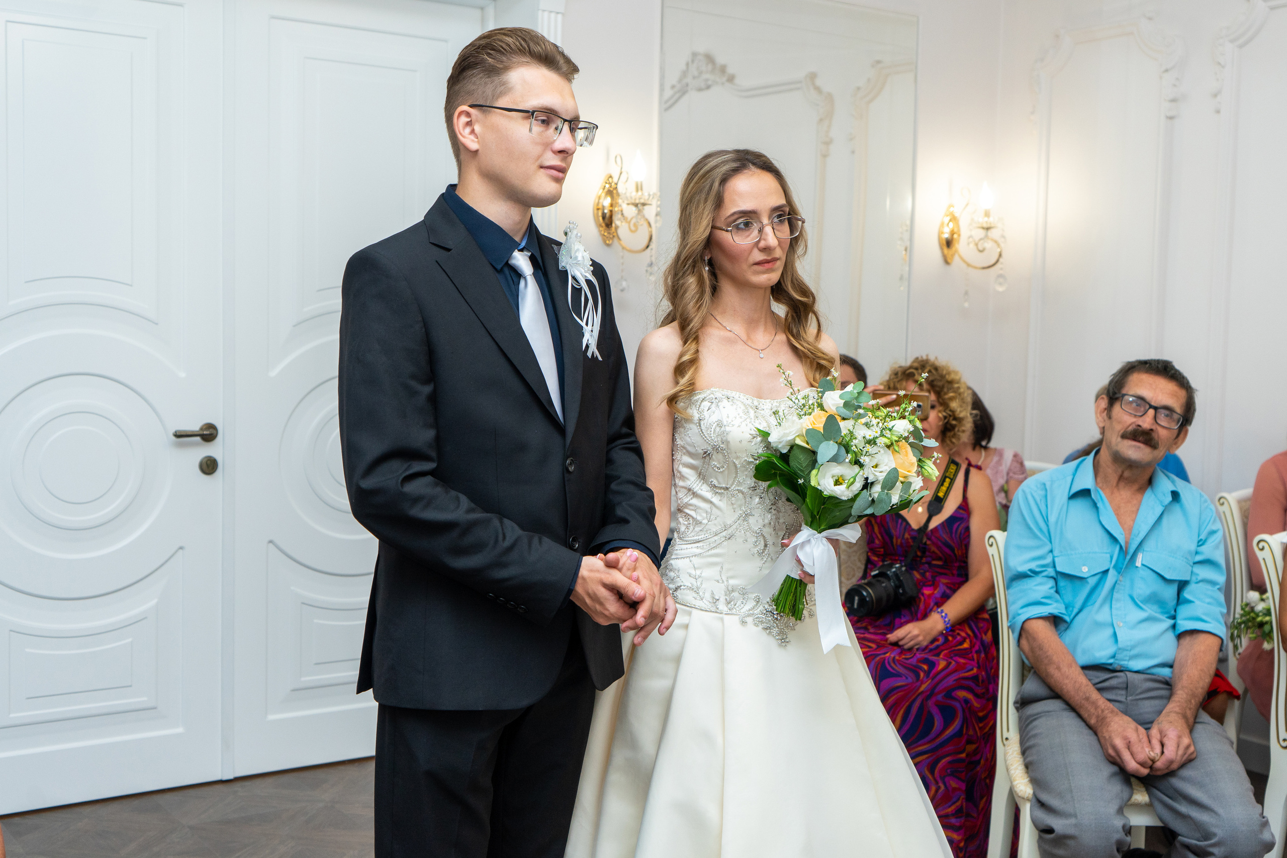 Свадебный день Сергея и Анны в фотостудии и ресторане. Фотограф в Сочи Тиунова Маргарита и Тиунов Евгений