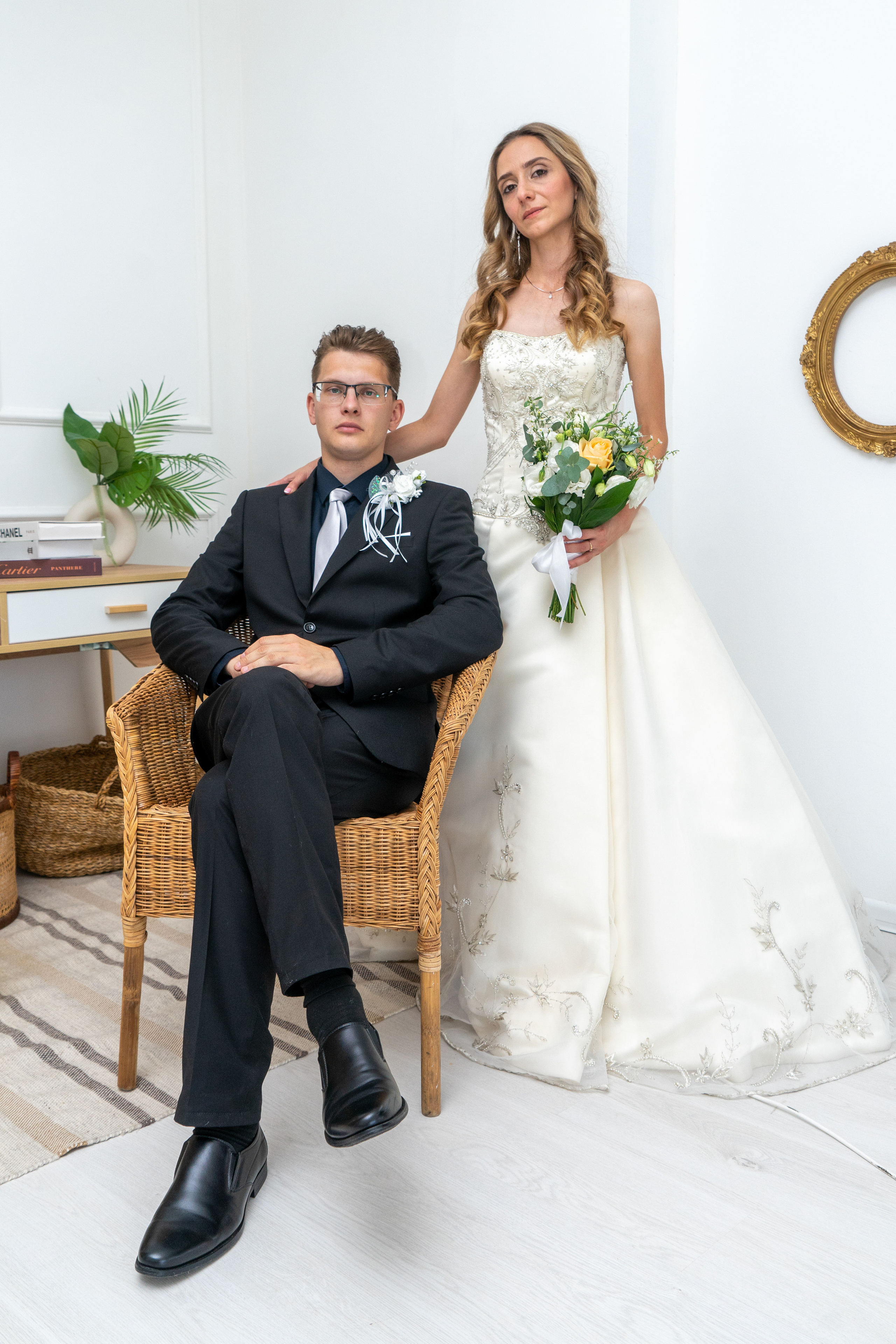 Свадебный день Сергея и Анны в фотостудии и ресторане. Фотограф в Сочи Тиунова Маргарита и Тиунов Евгений