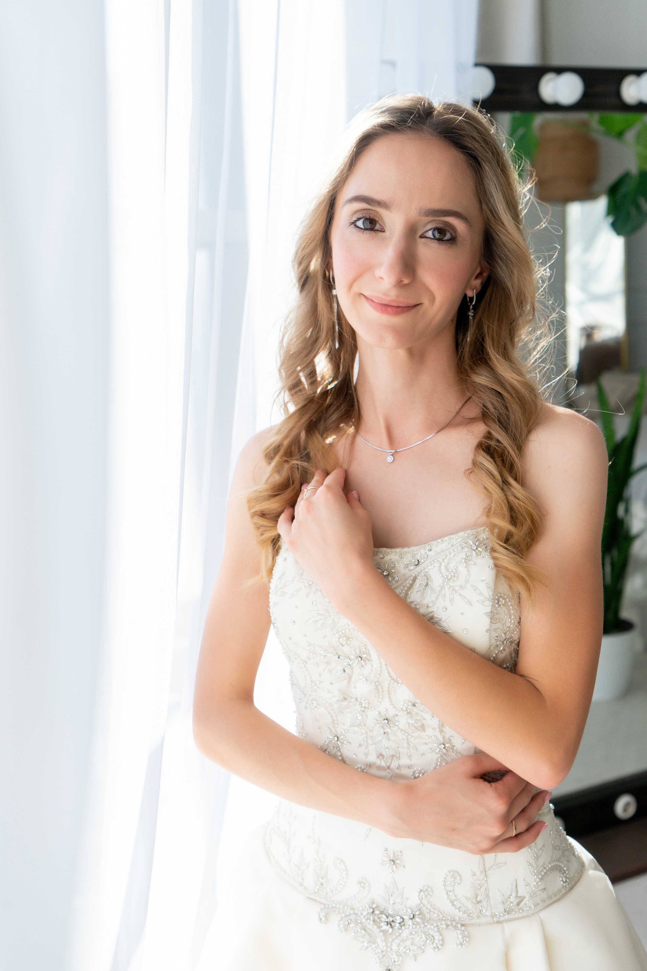 Свадебный день Сергея и Анны в фотостудии и ресторане. Фотограф в Сочи Тиунова Маргарита и Тиунов Евгений