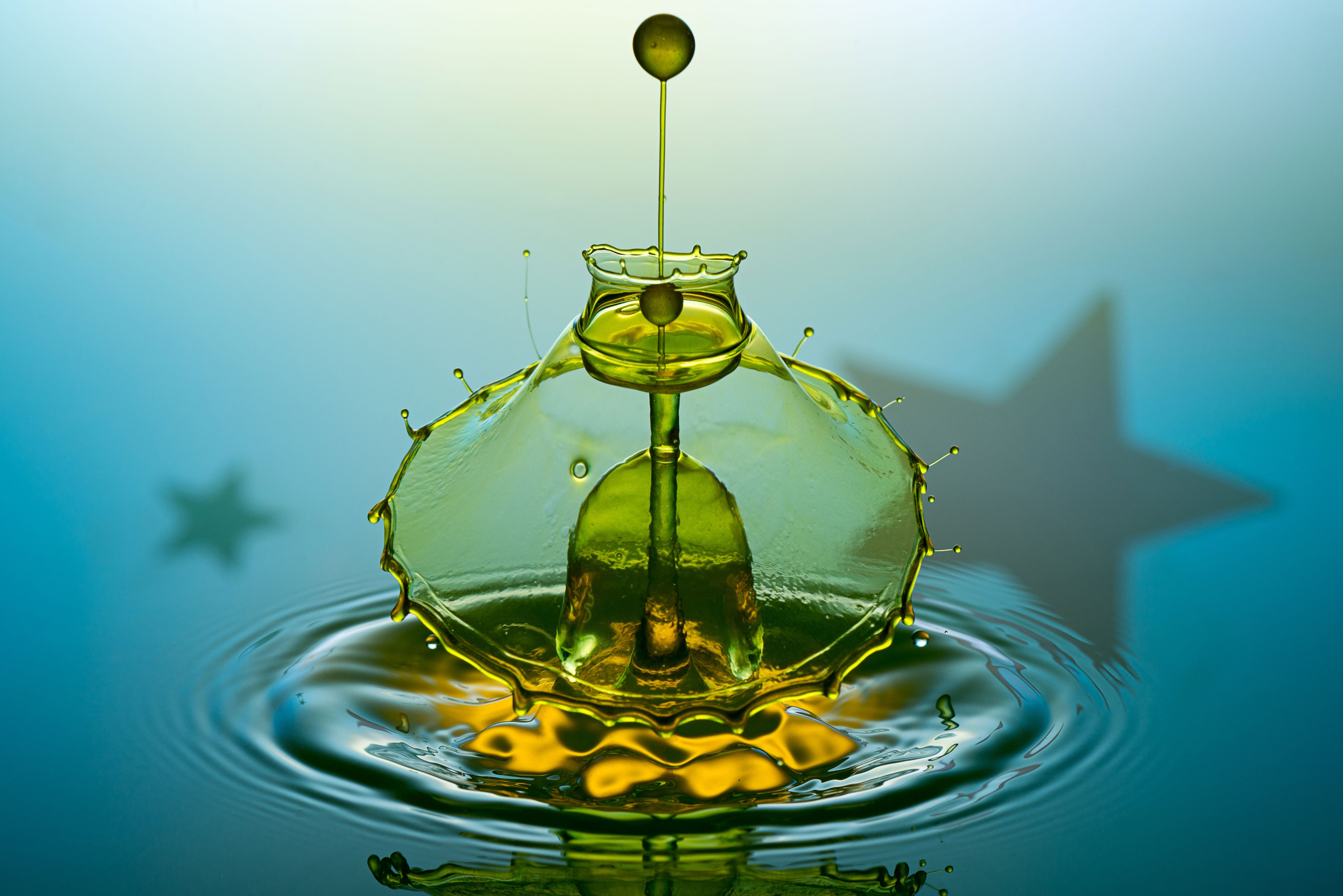 Классические формы. Скульптуры из воды Сергея Толмачева