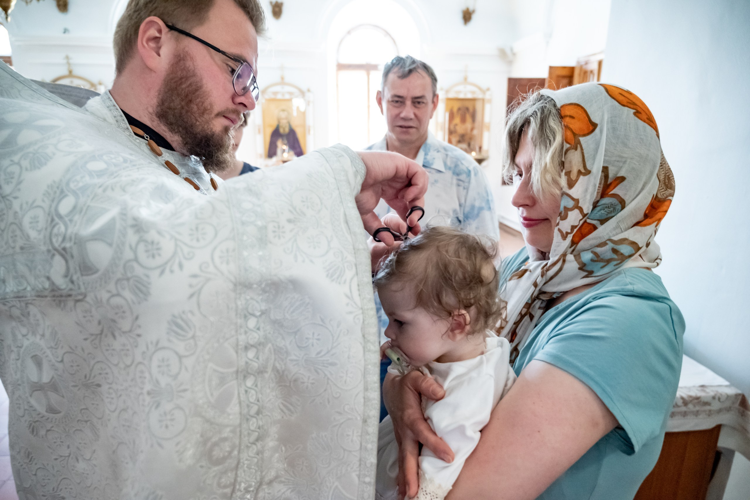 Свадьба, роспись в ЗАГСе, венчание, крещение, выписка из роддома — фотосъёмка. Визуальная упаковка брендов и проектов через фото и видеопроизводство