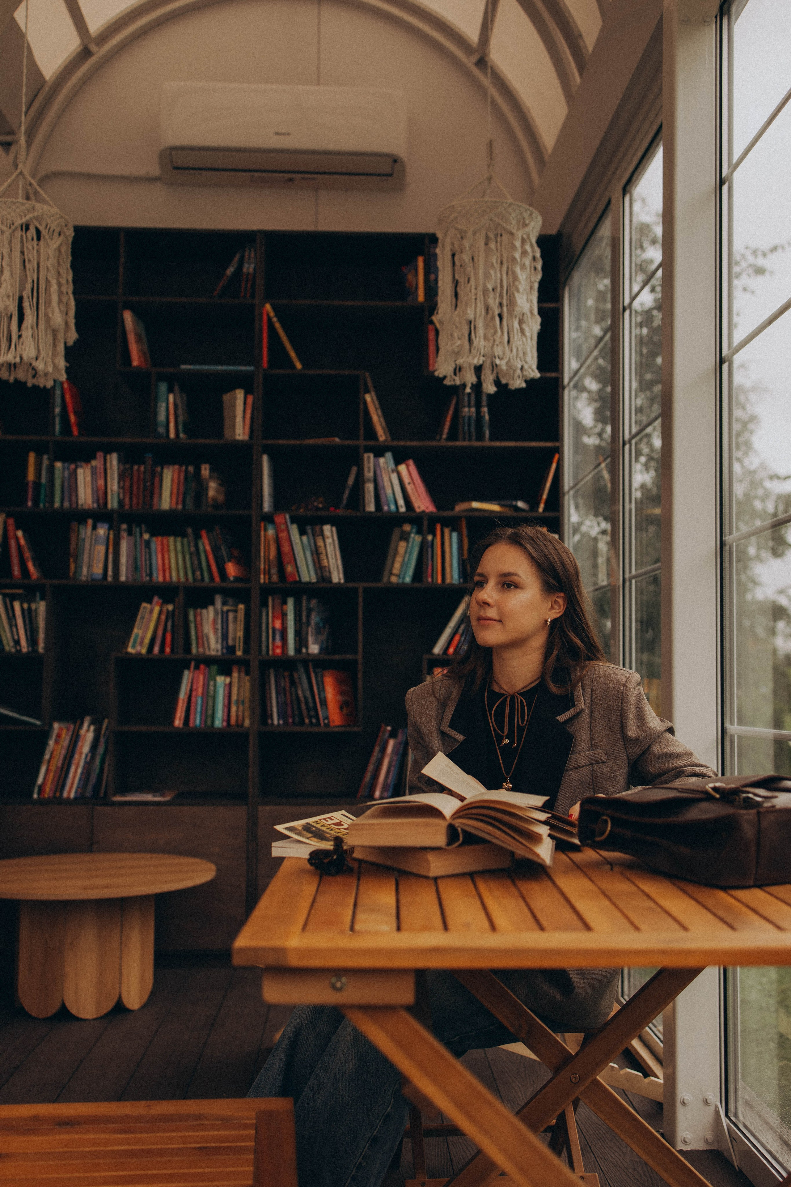 Ирина лесная библиотека. Фотограф lifestylе в Москве Пшеничная Анастасия