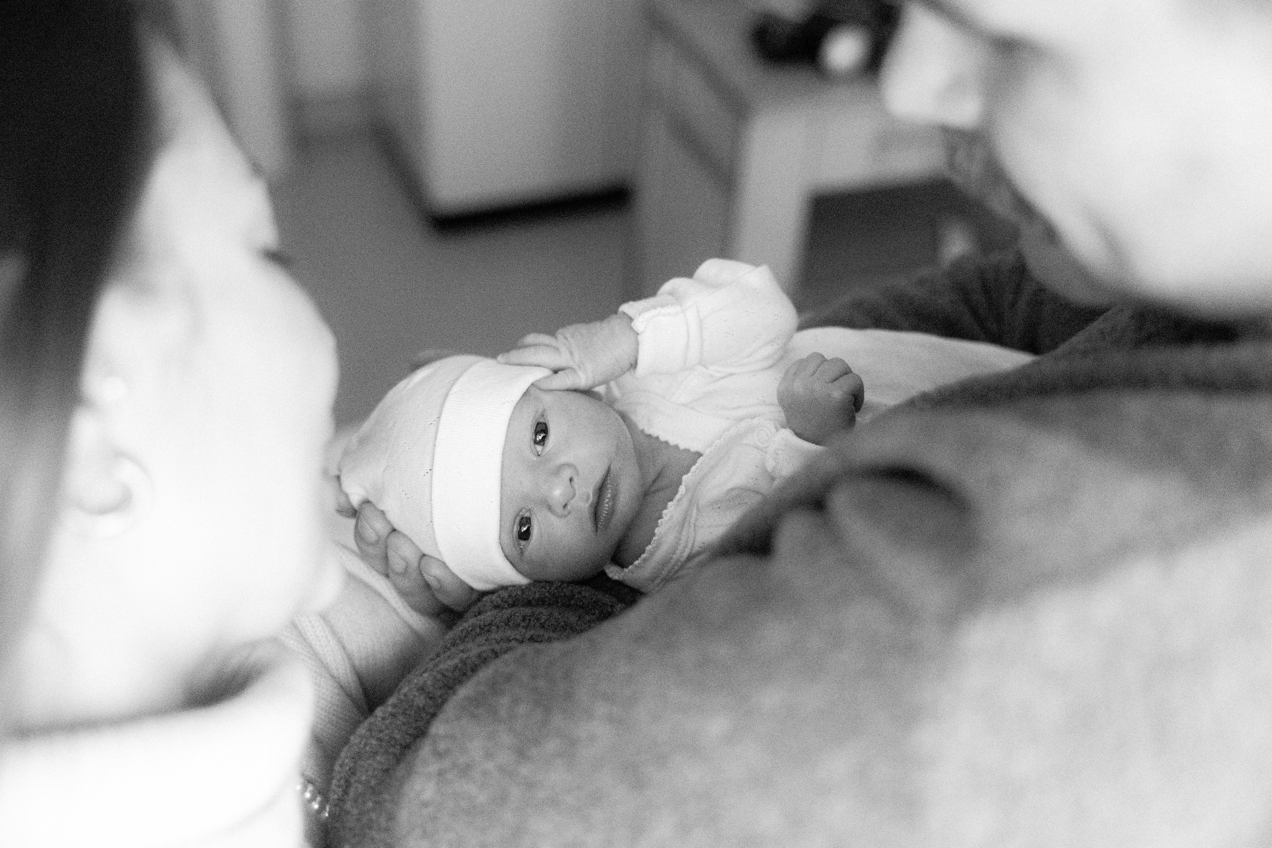 Выписка Наума. Клинический госпиталь MD GROUP на Севастопольском проспекте. Фотограф на роды в Москве. Фото и видео родов. Фотопроект «Продолжение рода»