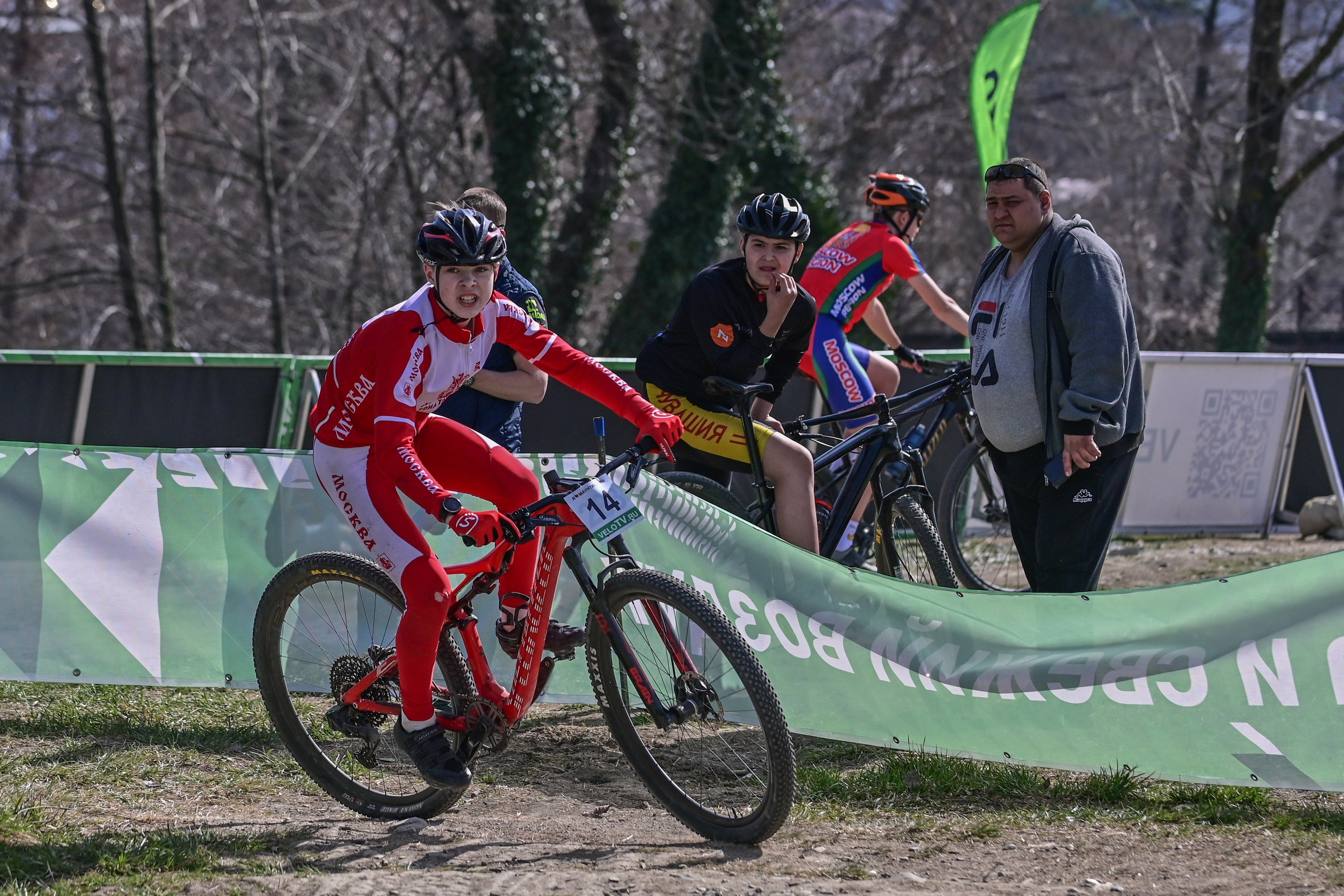 Маунтинбайк, кросс-кантри в Архипо-Осиповке 16 марта 2025. Спортивный фотограф, фотожурналист Павел Ларькин
