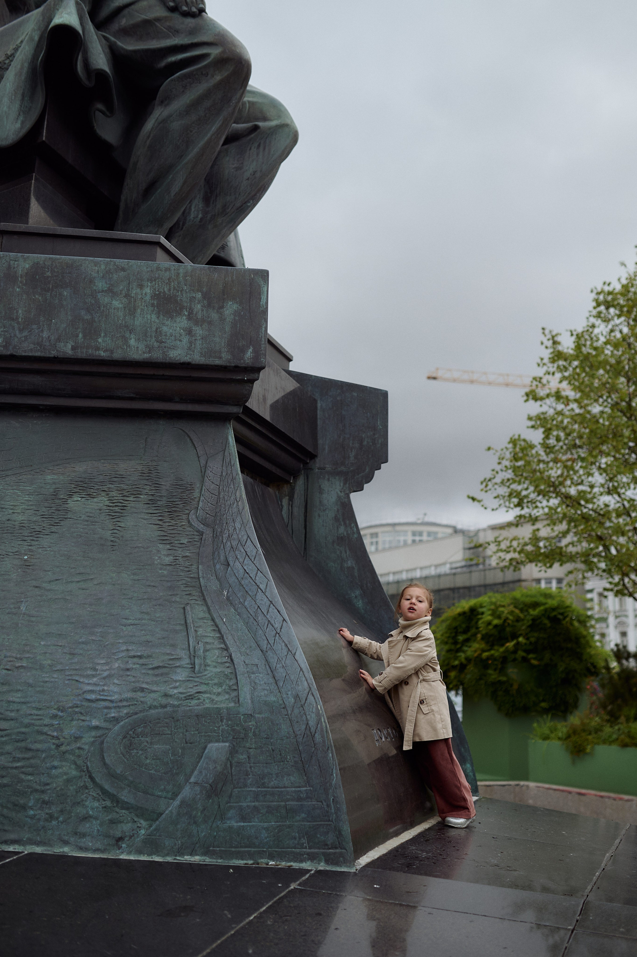 Рита и Кира. Прогулка по центру. Семейный и свадебный lifestyle-фотограф в Москве Мария Петрова