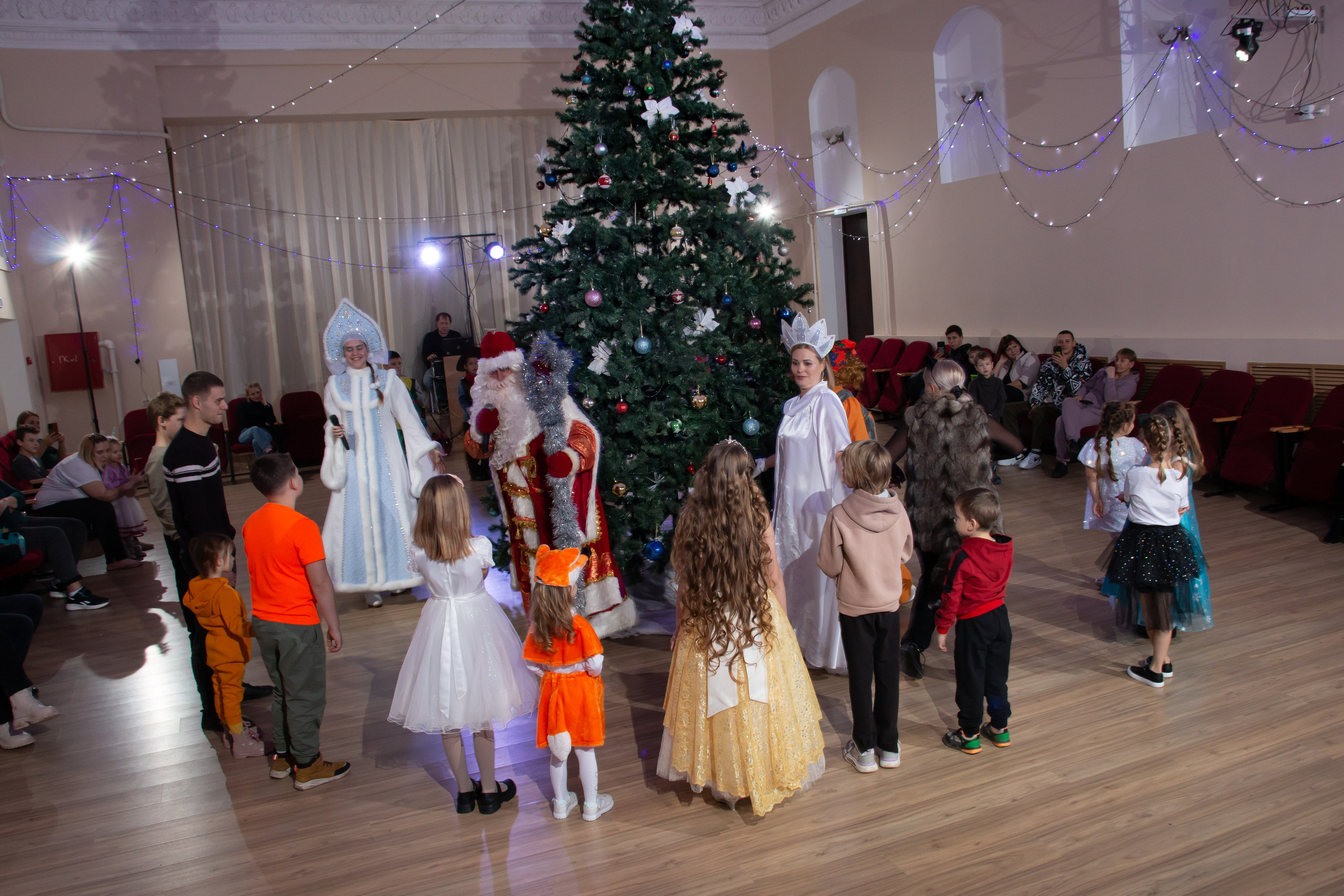 Новогодний утренник ДК Строитель 25.12.2023 г. г. Новоалександровск. Главная