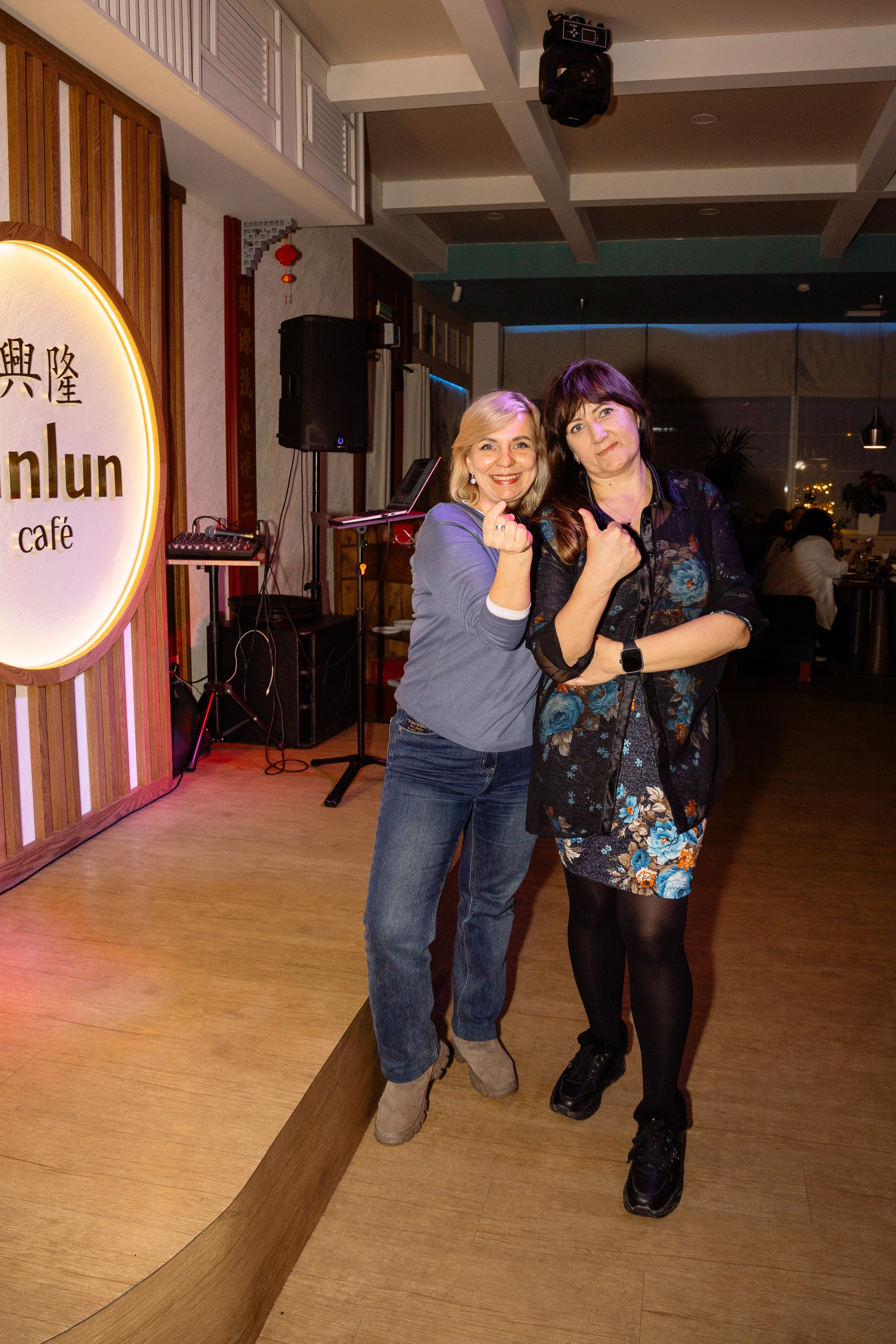 Вечеринка в кафе Sinlun. Фотограф Юлия Мальцева