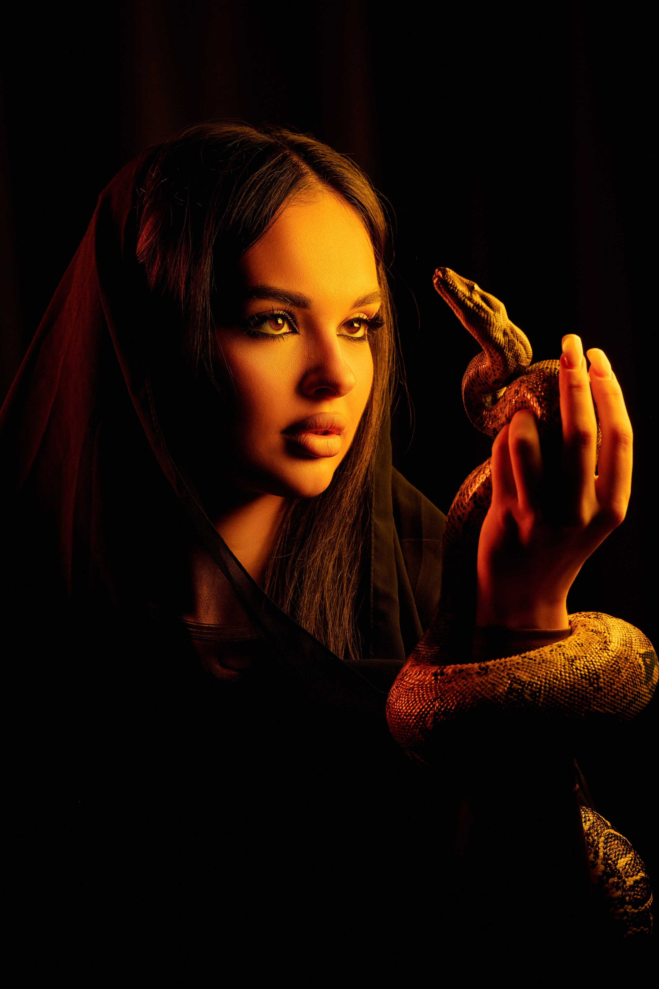 Со змеей. Фотограф Таганрог Анна Трайжон