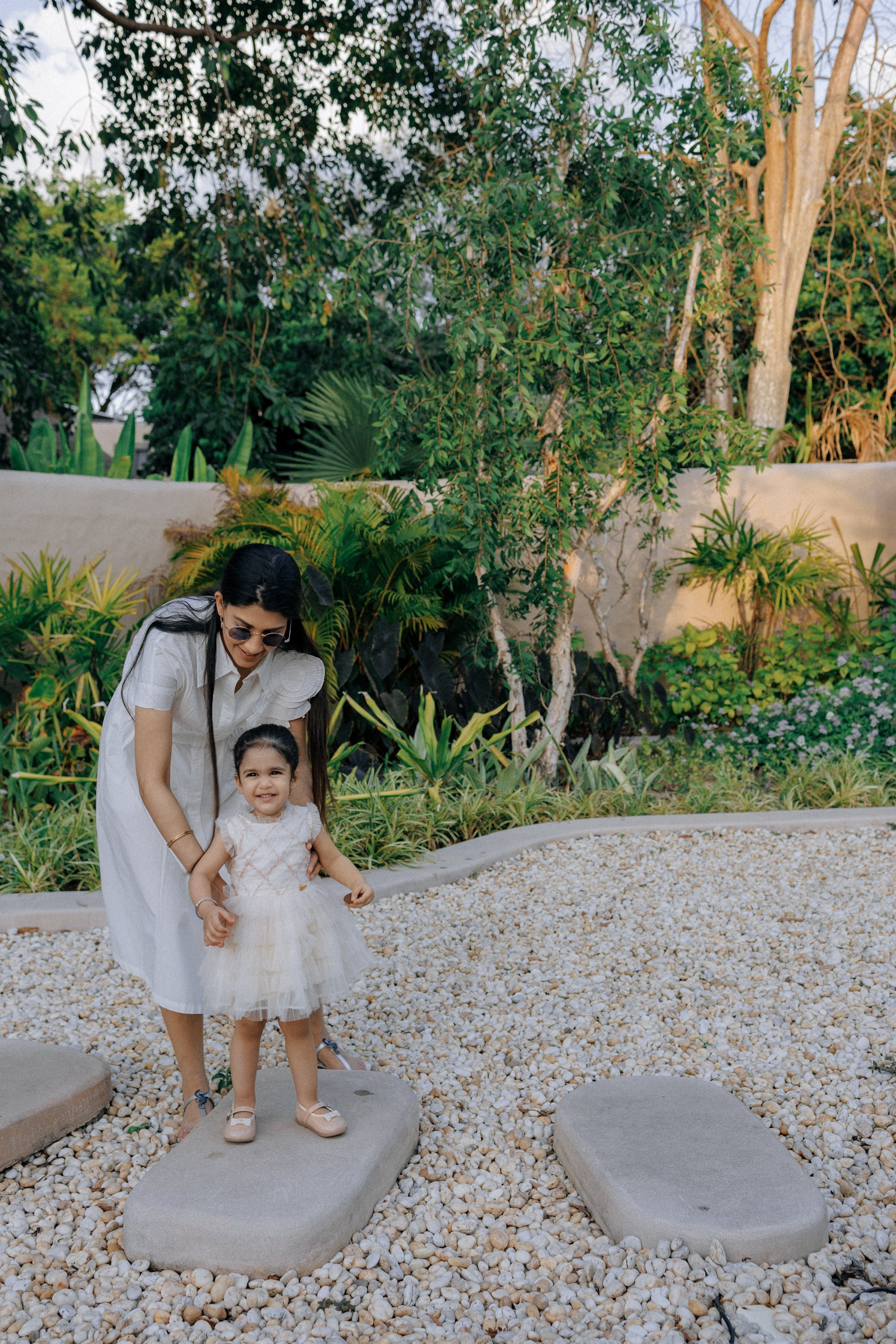 Family photoshoot in Phuket, Thailand. Fedor Lemeshko — Destination Wedding and Family Lifestyle photographer