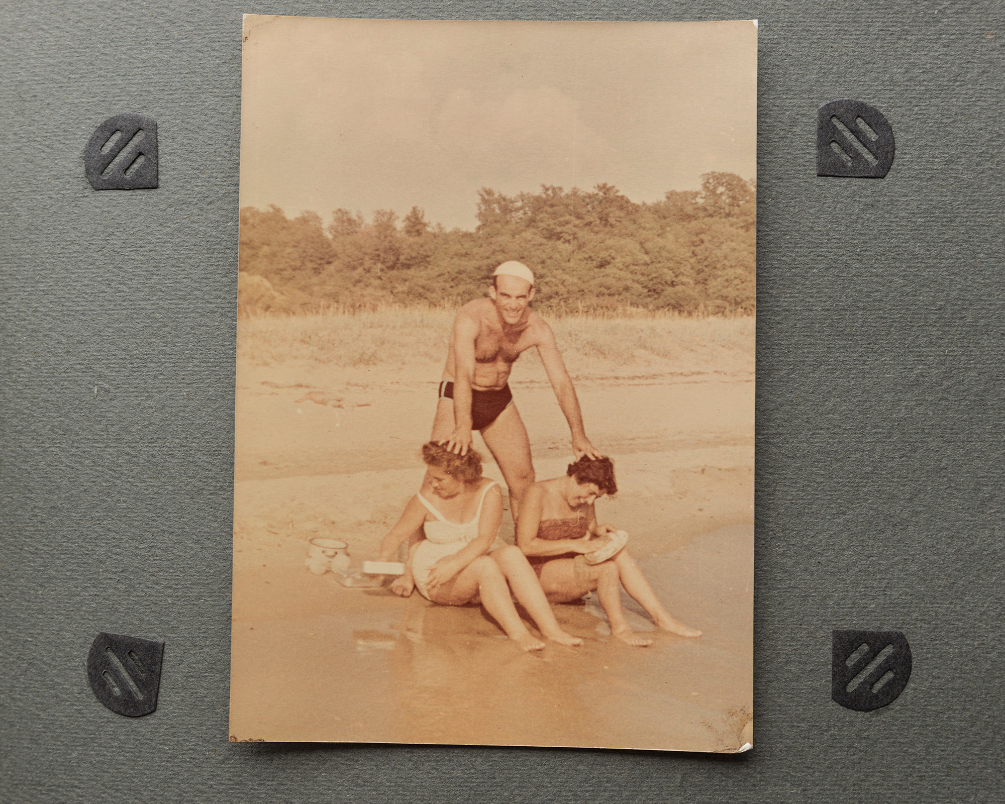 Альбом о путешествии по Крыму. Спидометр мотает километры, 1958 г. Plechinta Ekaterina — documentary photographer