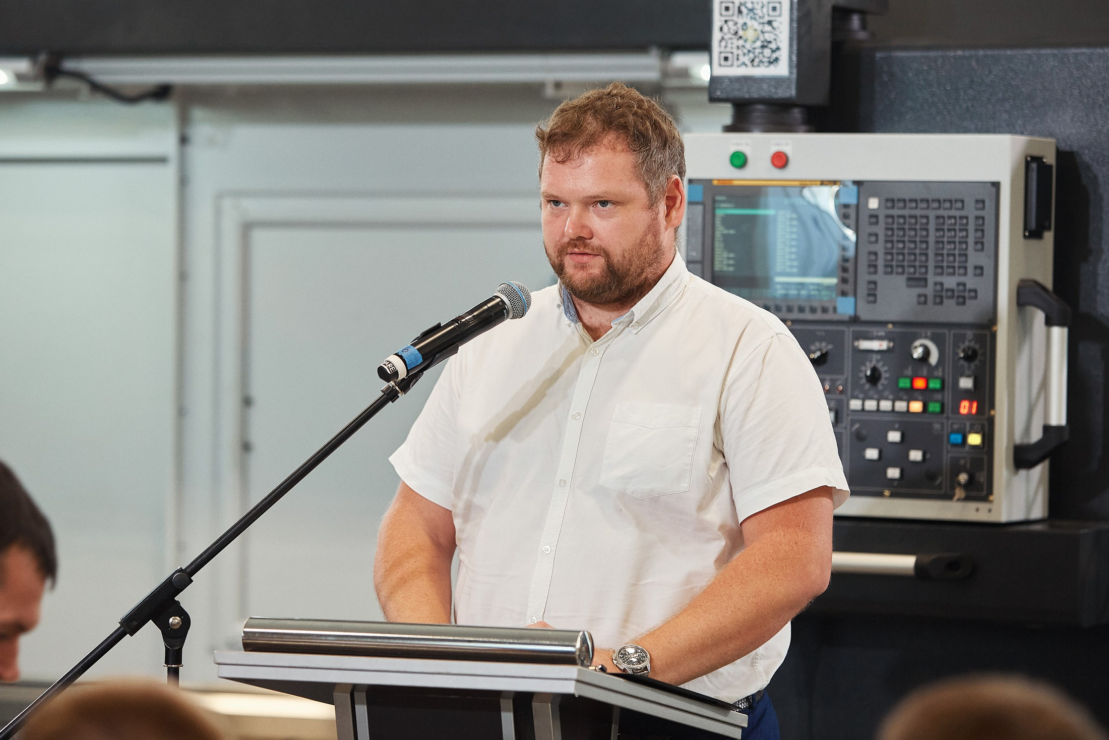 EMG / Международный форум / Презентация нового высокоточного станка. Антон Артюшин, портретный фотограф. Москва