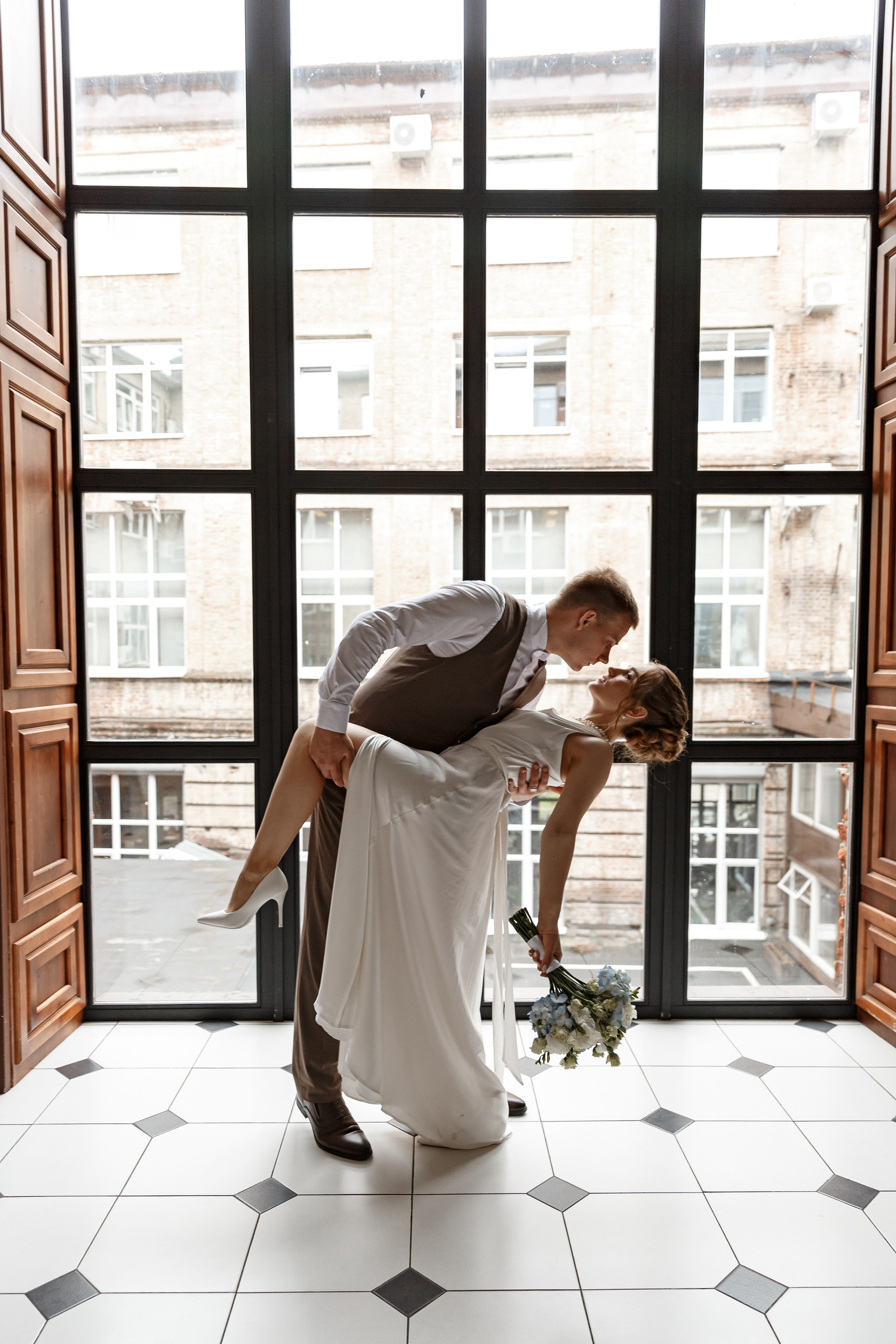 Свадебная фотосессия в городе и в фотостудии. Свадебный фотограф Москва и МО Сергей Киржаев