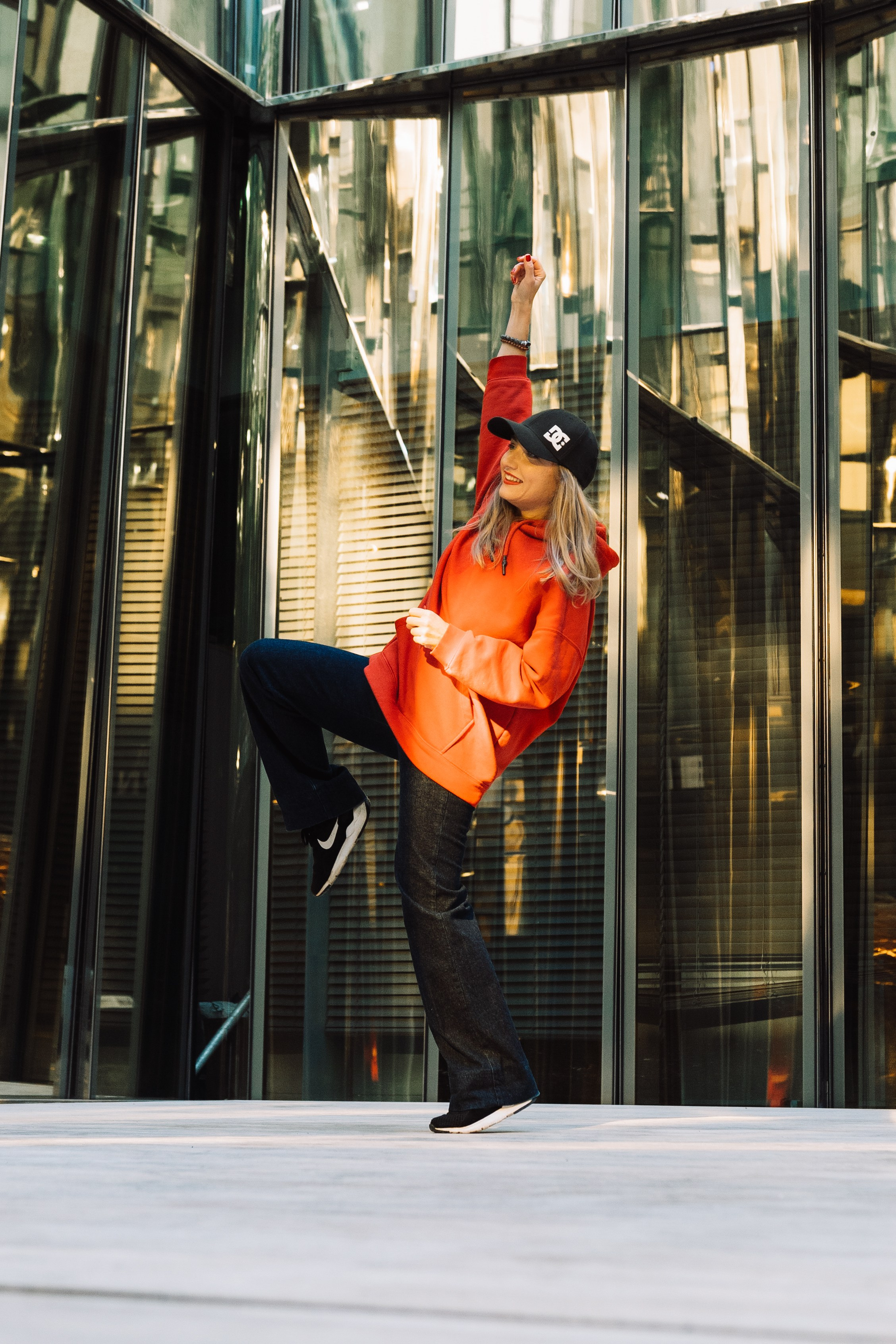 Наташа в Зазеркалье. Зеркальный дворик. Портфолио