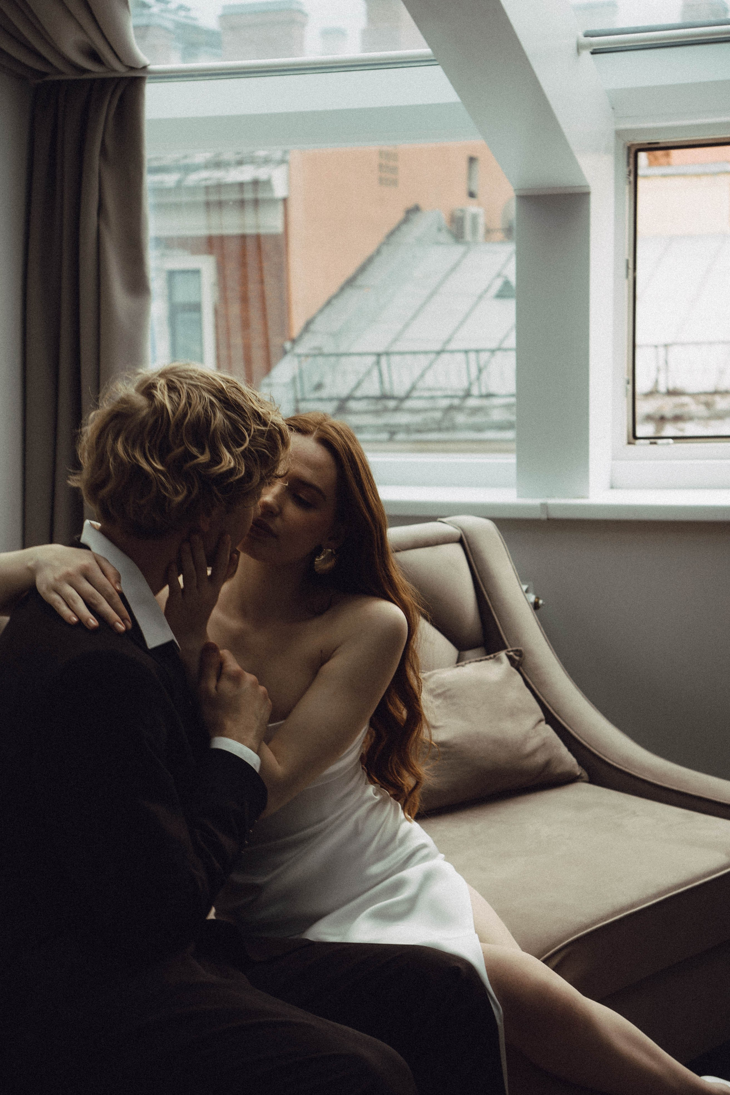 СВАДЕБНАЯ СЬЕМКА В ОТЕЛЕ. СБОРЫ ЖЕНИХА И НЕВЕСТЫ И ТАКЖЕ ТОР И ПОДГОТОВКА К ПРОГУЛКЕ. Профессиональный фотограф, Санкт-Петербург — Виктория Богомолова