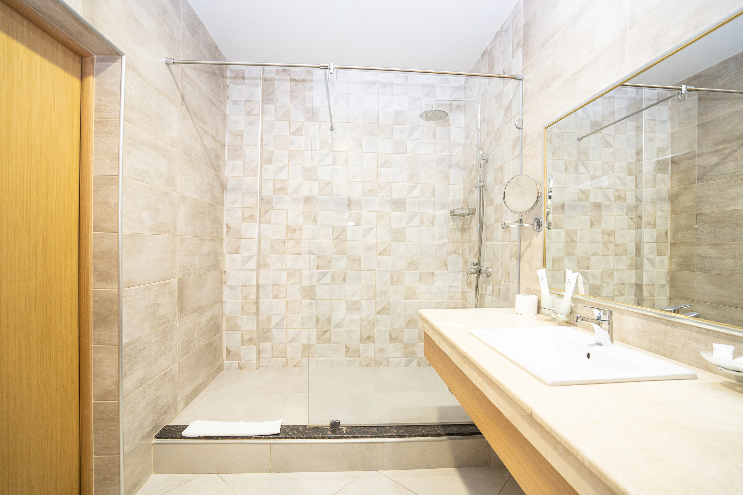 Интерьерная фотосъемка премиальных отелей Dream Hotel в Краснодаре и Анапе Профессиональная фотосъемка интерьеров отелей Dream Hotel: Красно. Шедевры для Вас! Фотограф и Видеограф в Краснодаре Пахиев Руслан