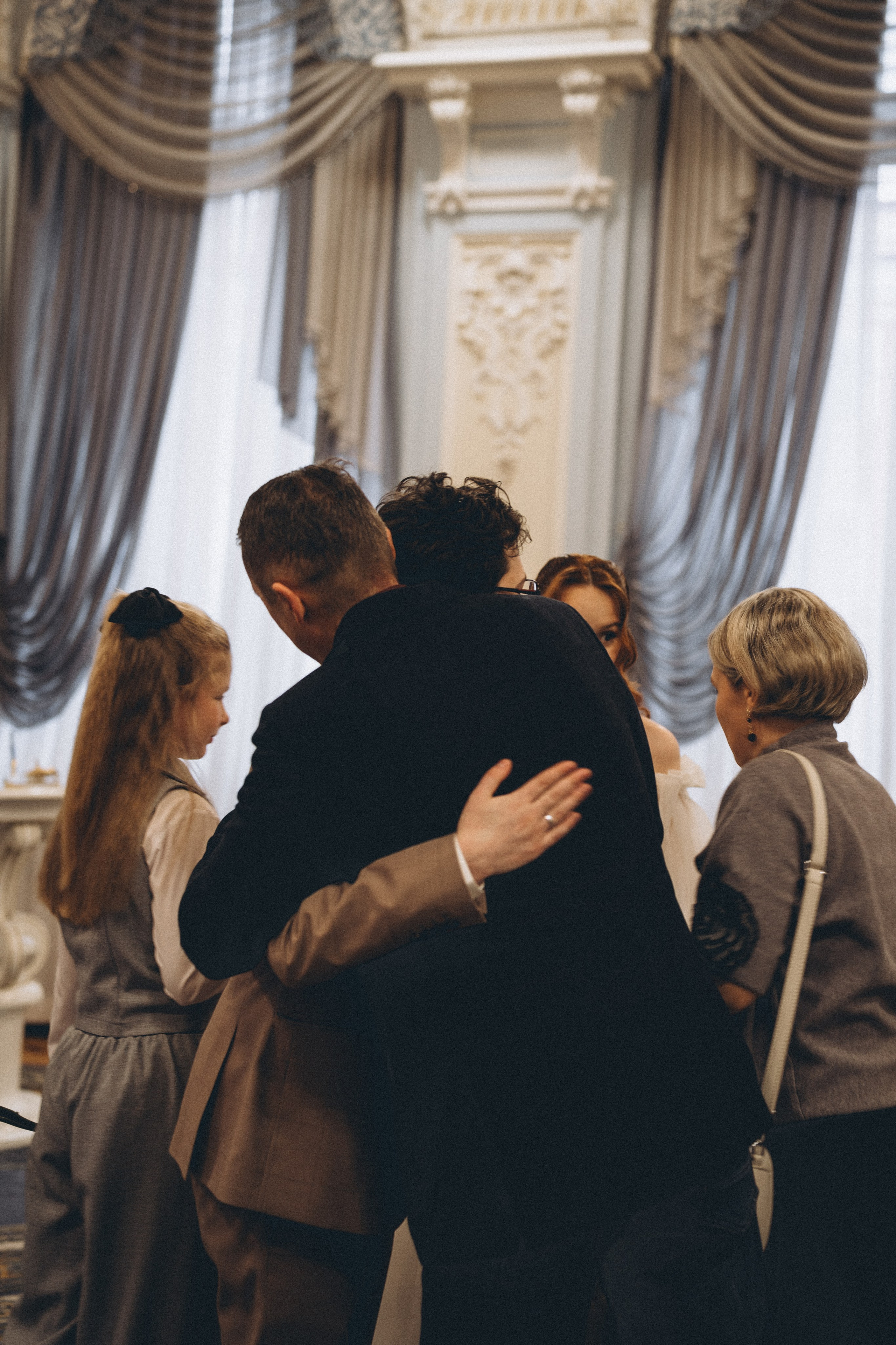 СВАДЕБНАЯ СЬЕМКА ВО ВТОРОМ ДВОРЦЕ С ГОСТЯМИ И ПРОГУЛКА В ТАВРИЧЕСКОМ САДУ. Профессиональный фотограф, Санкт-Петербург — Виктория Богомолова