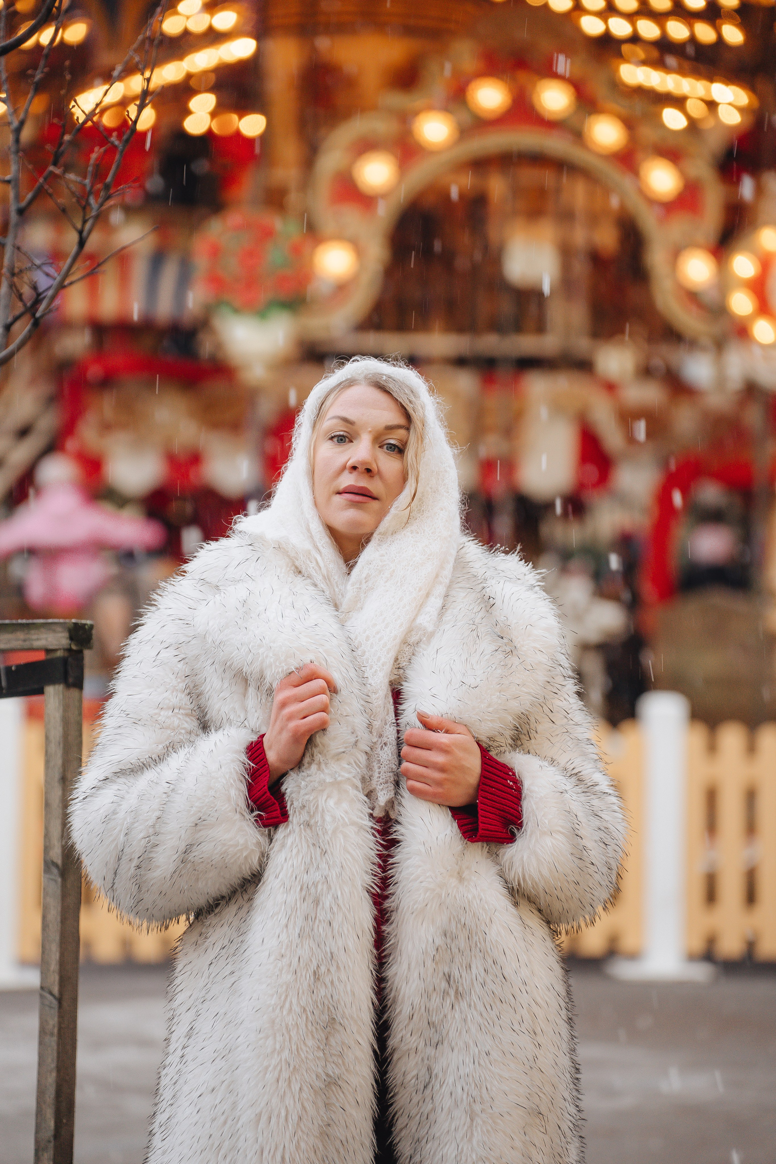 ПРОГУЛКА НА МАНЕЖНОЙ ПЛОЩАДИ ДЛЯ ДЕВУШКИ ПЕРЕД НОВЫМ ГОДОМ (НОВОГОДНЯЯ ФОТОСЕССИИЯ НА МАНЕЖНОЙ ПЛОЩАДИ). Профессиональный фотограф, Санкт-Петербург — Виктория Богомолова